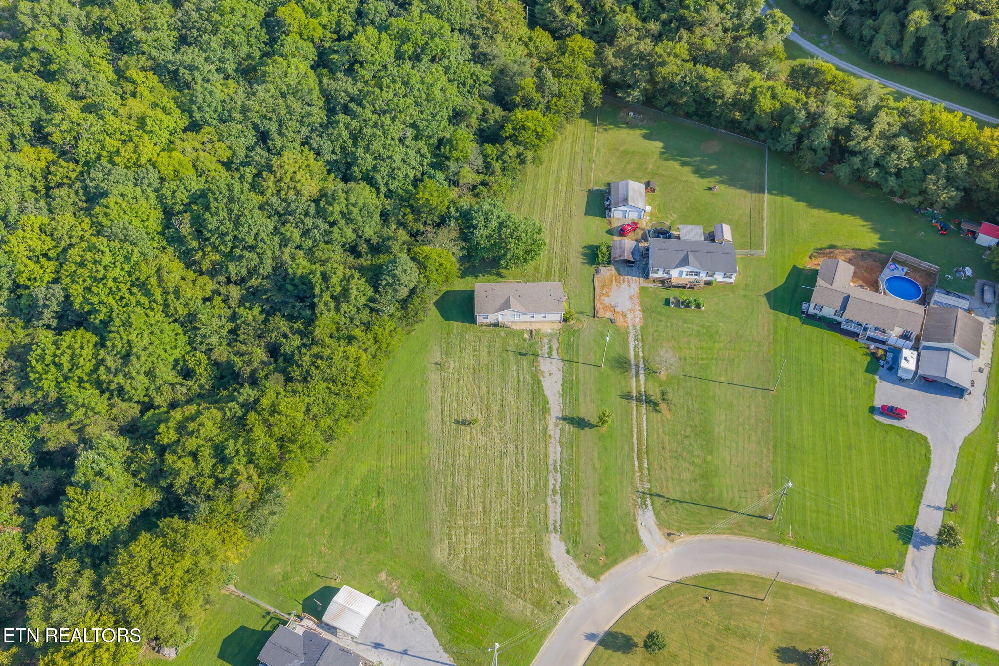 522 Farm Loop Rd