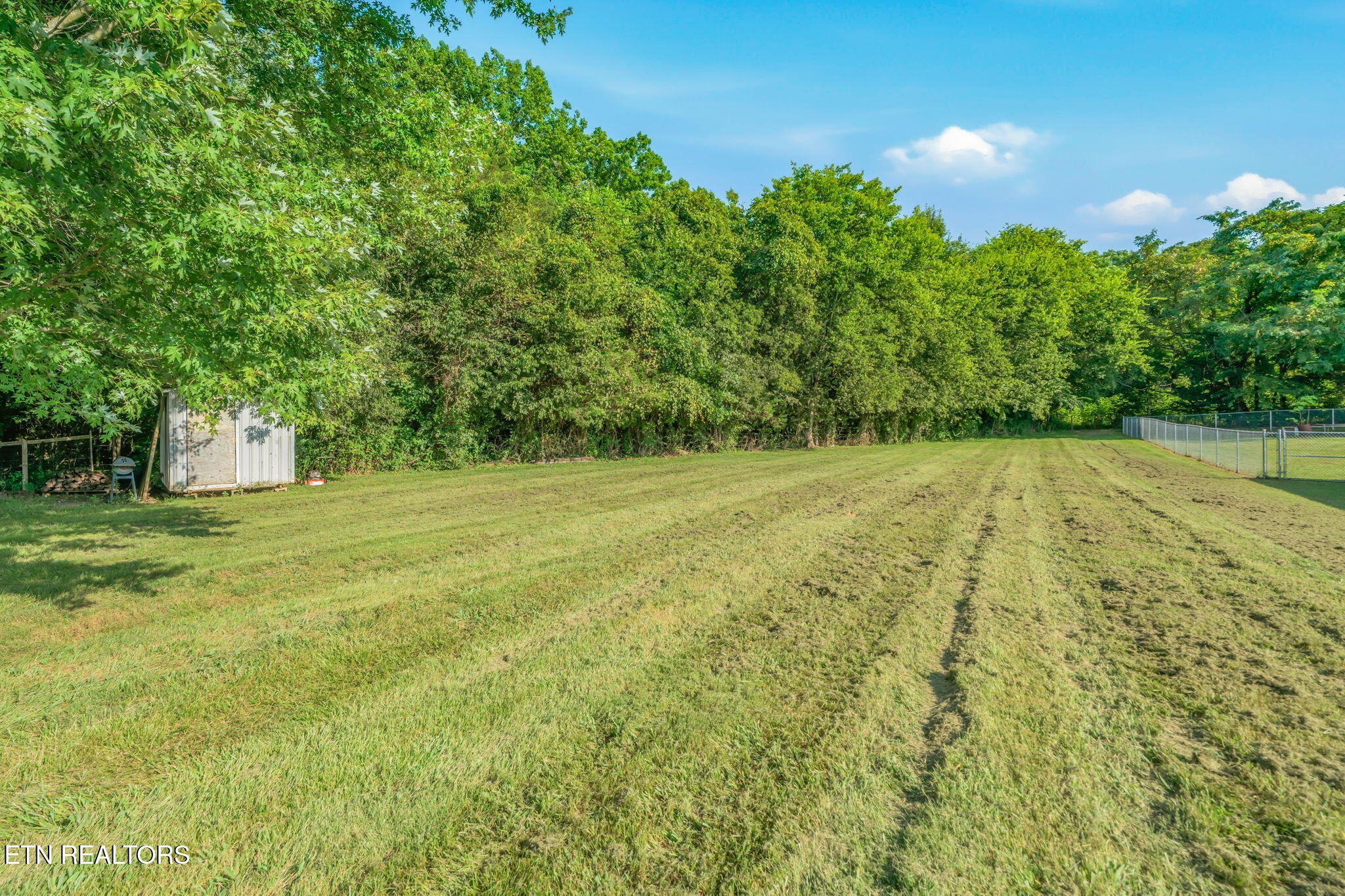 522 Farm Loop Rd