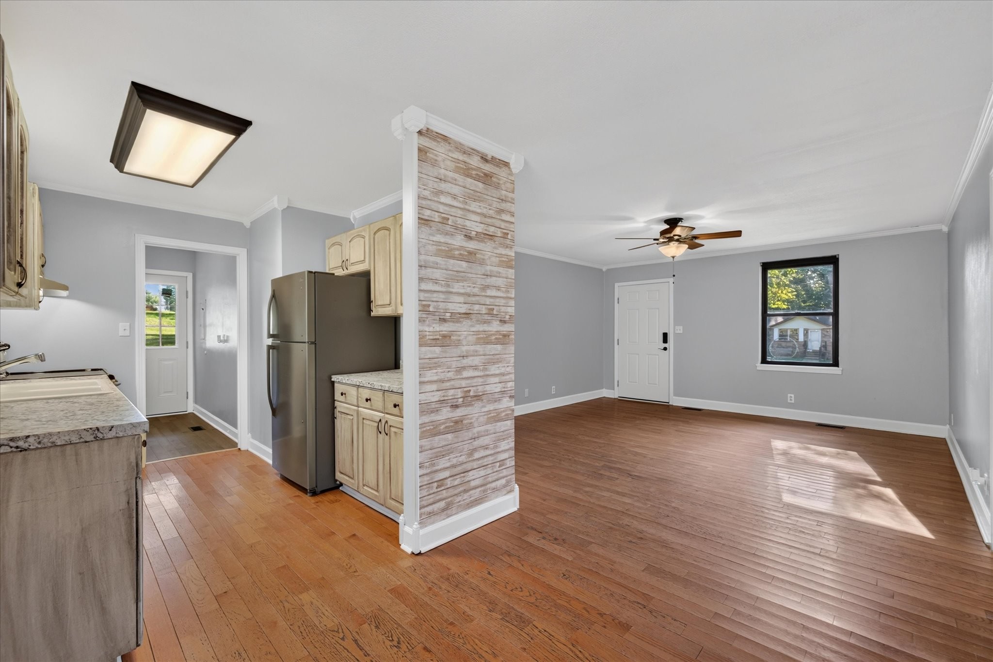 1325 Courtney Dr