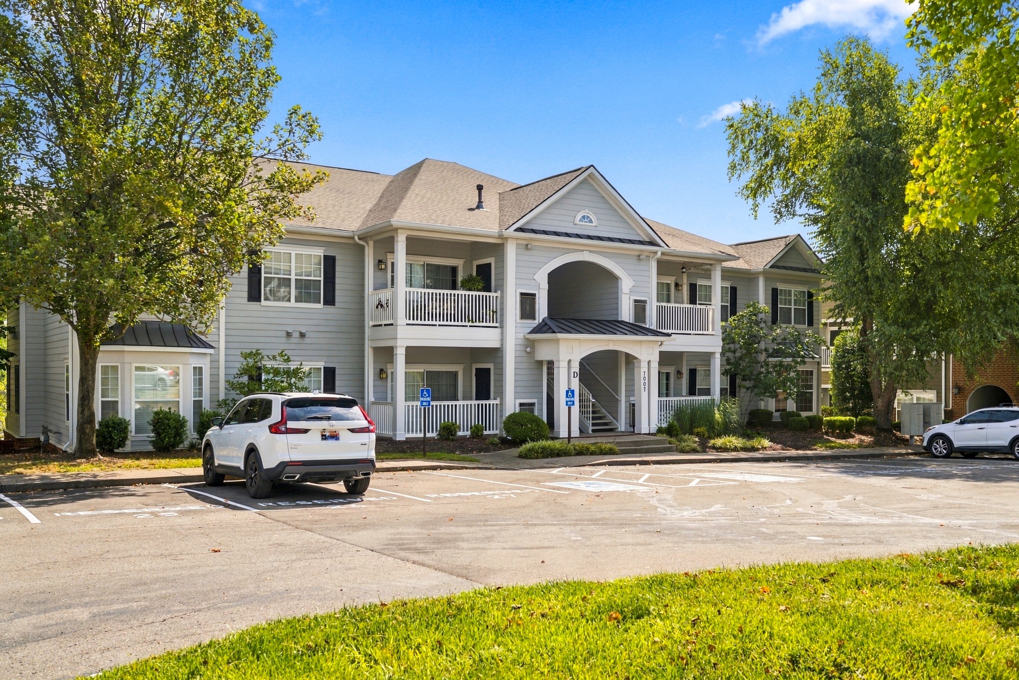 7007 Lenox Village Dr