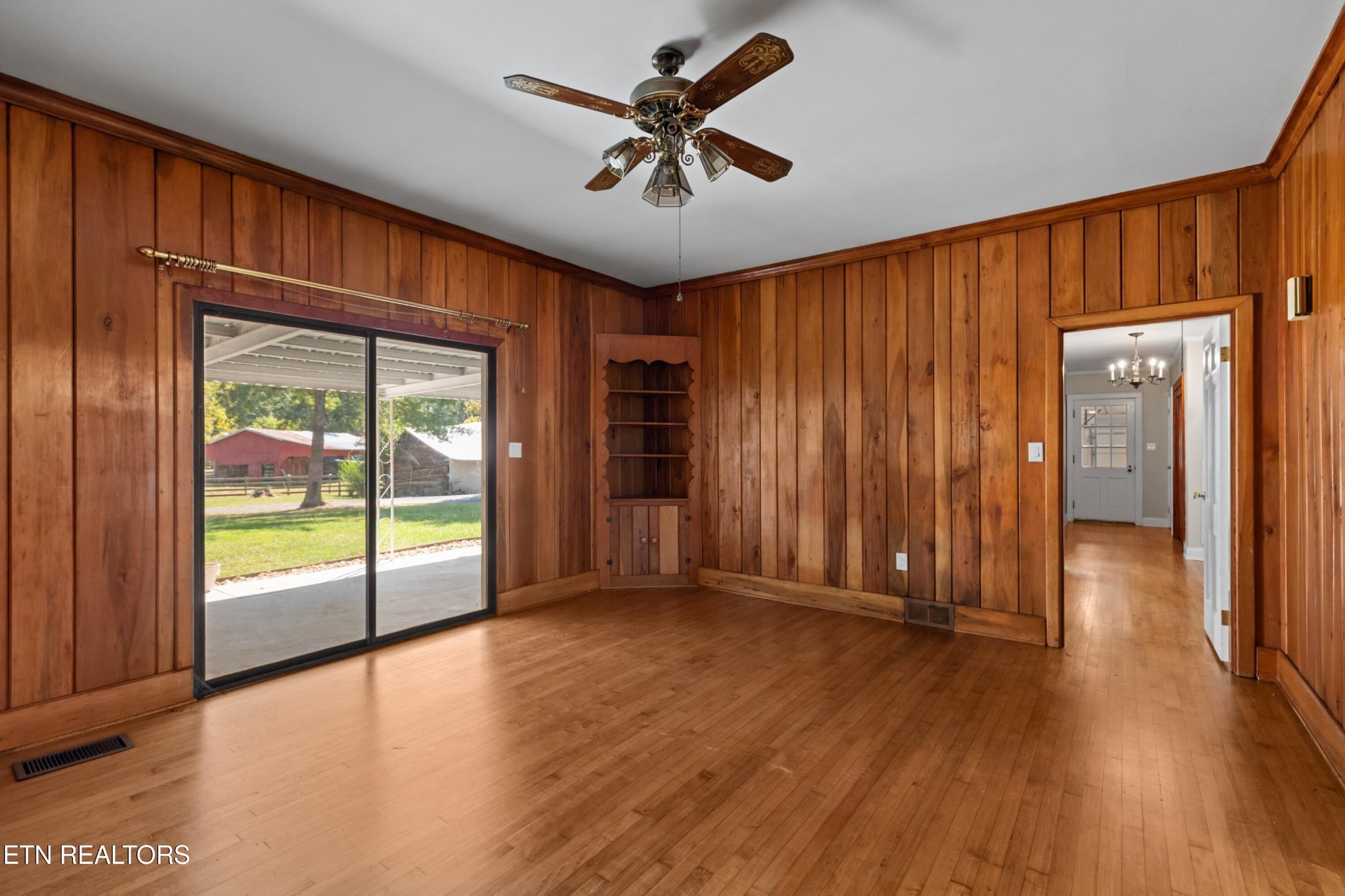 1328 W Main St