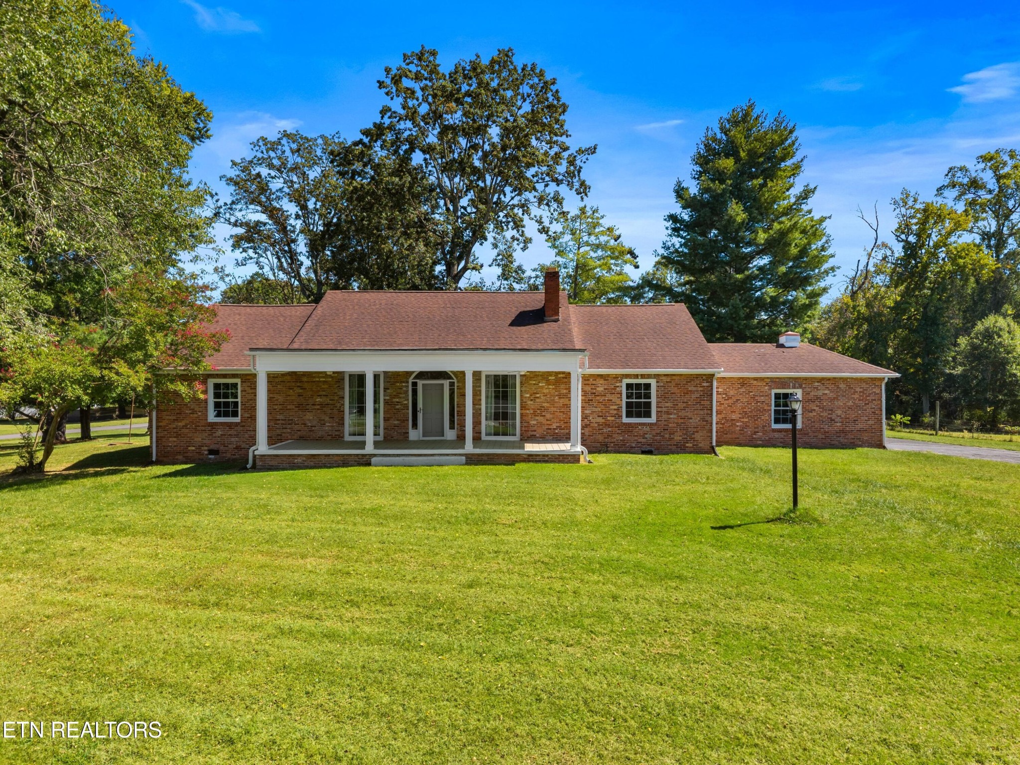 1328 W Main St