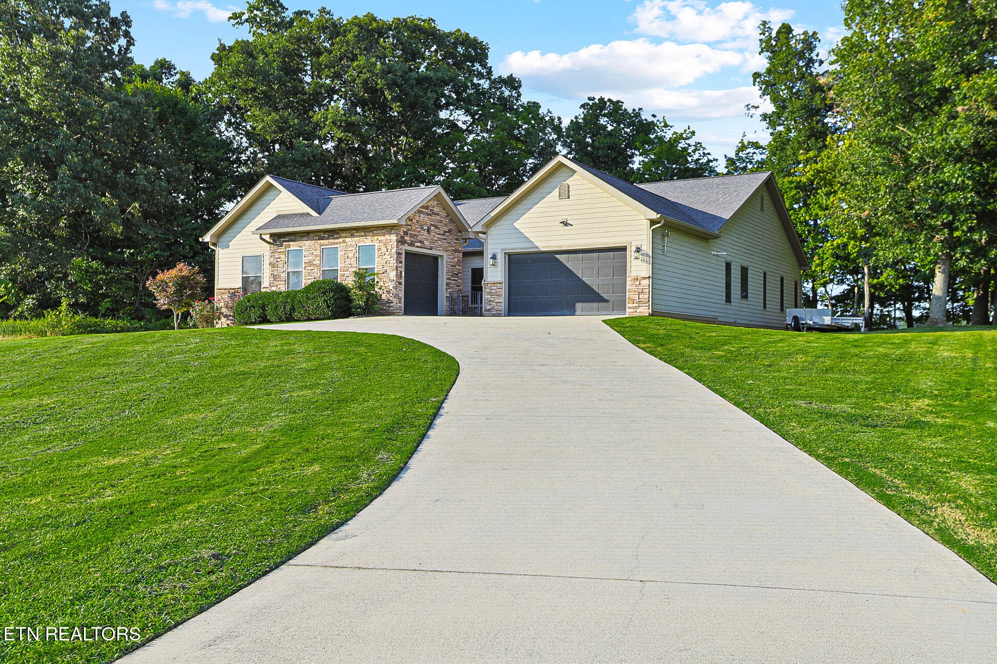2005 River Mist Circle