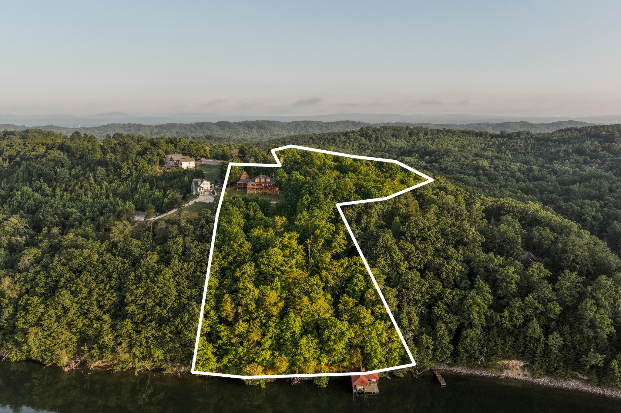 260 Lakeside Lodge Ln