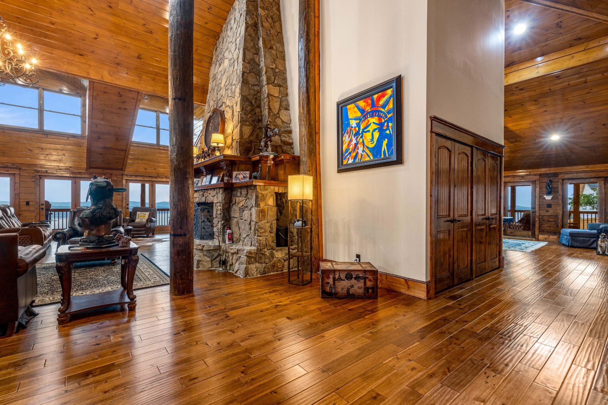 260 Lakeside Lodge Ln