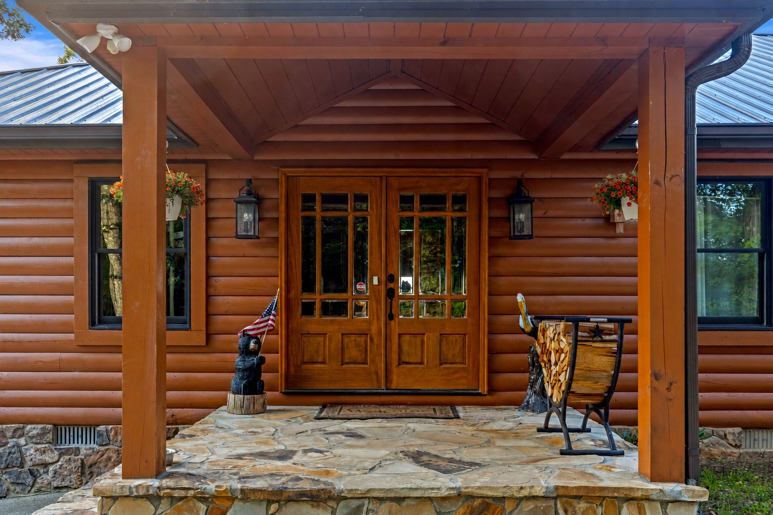 260 Lakeside Lodge Ln