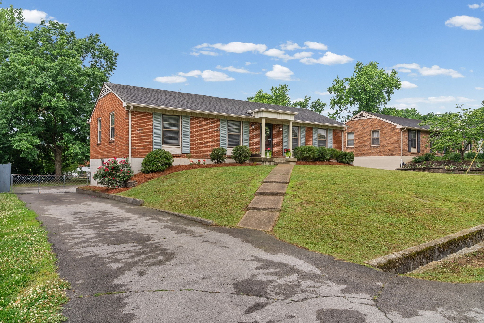 607 Elaine Dr