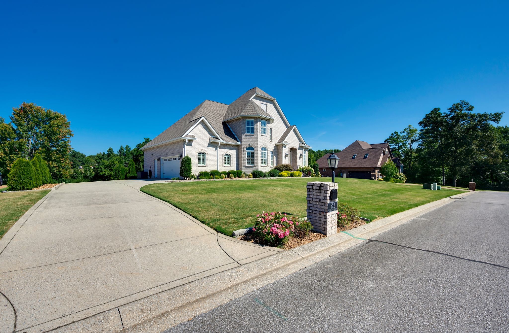 522 Country Club Dr