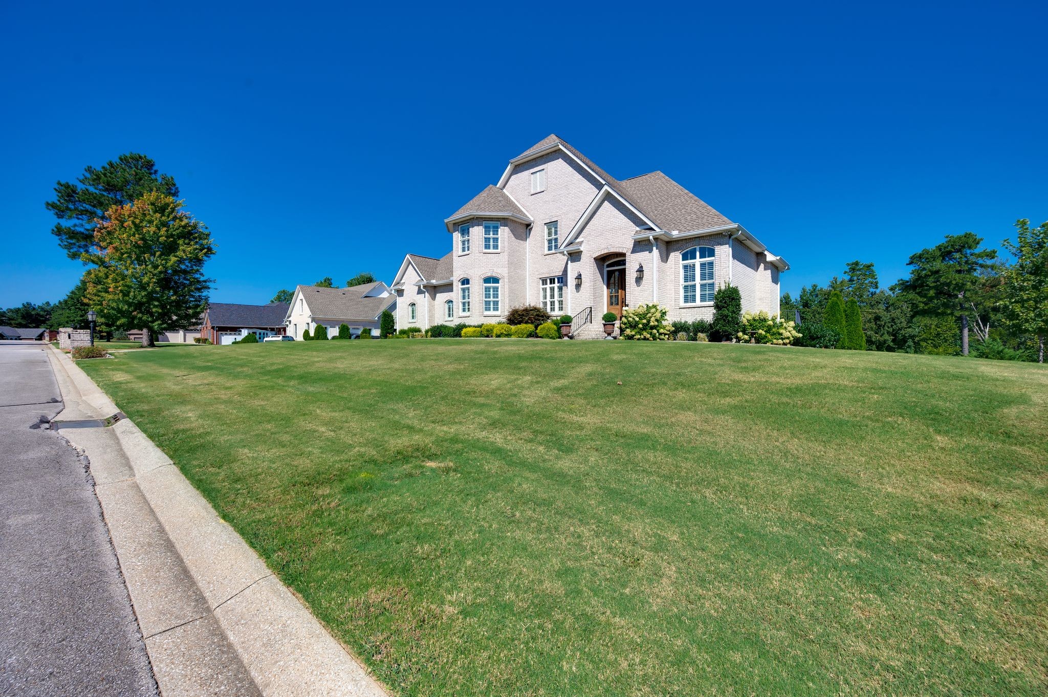 522 Country Club Dr