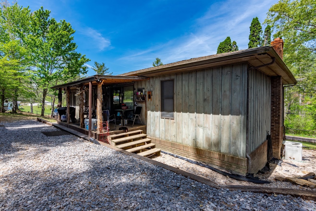 11 Cedar Hills Rd