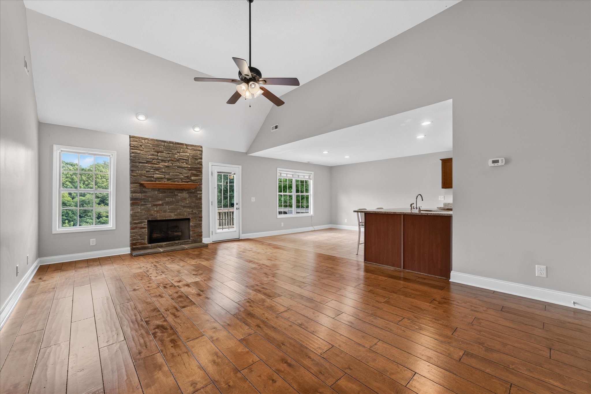411 River Heights Dr
