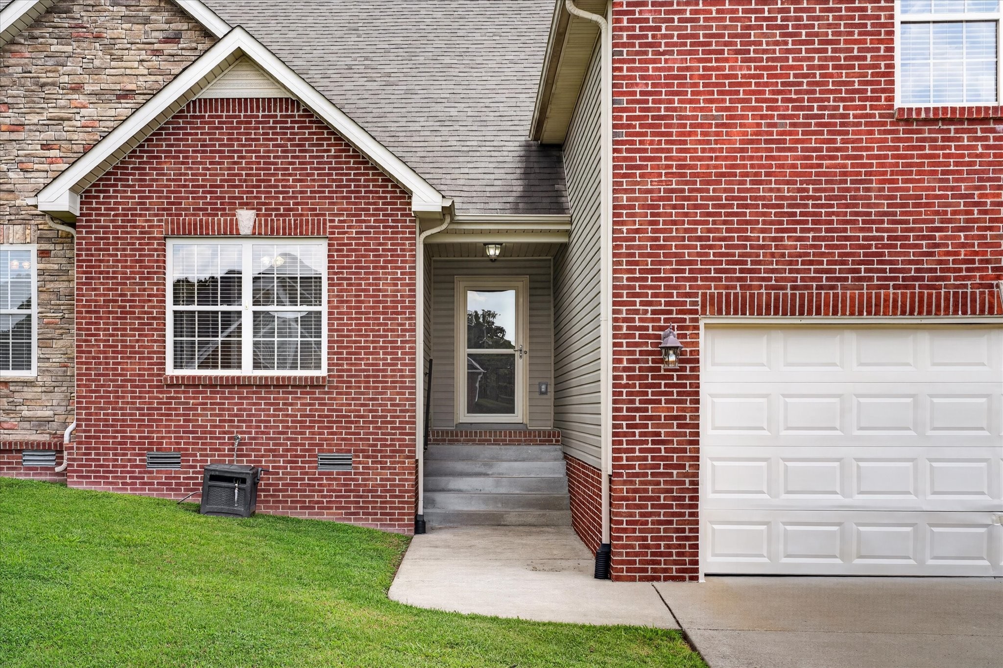 411 River Heights Dr