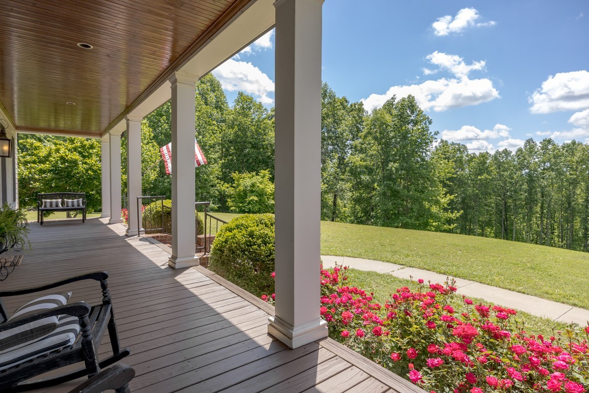 8706 Poplar Creek Rd