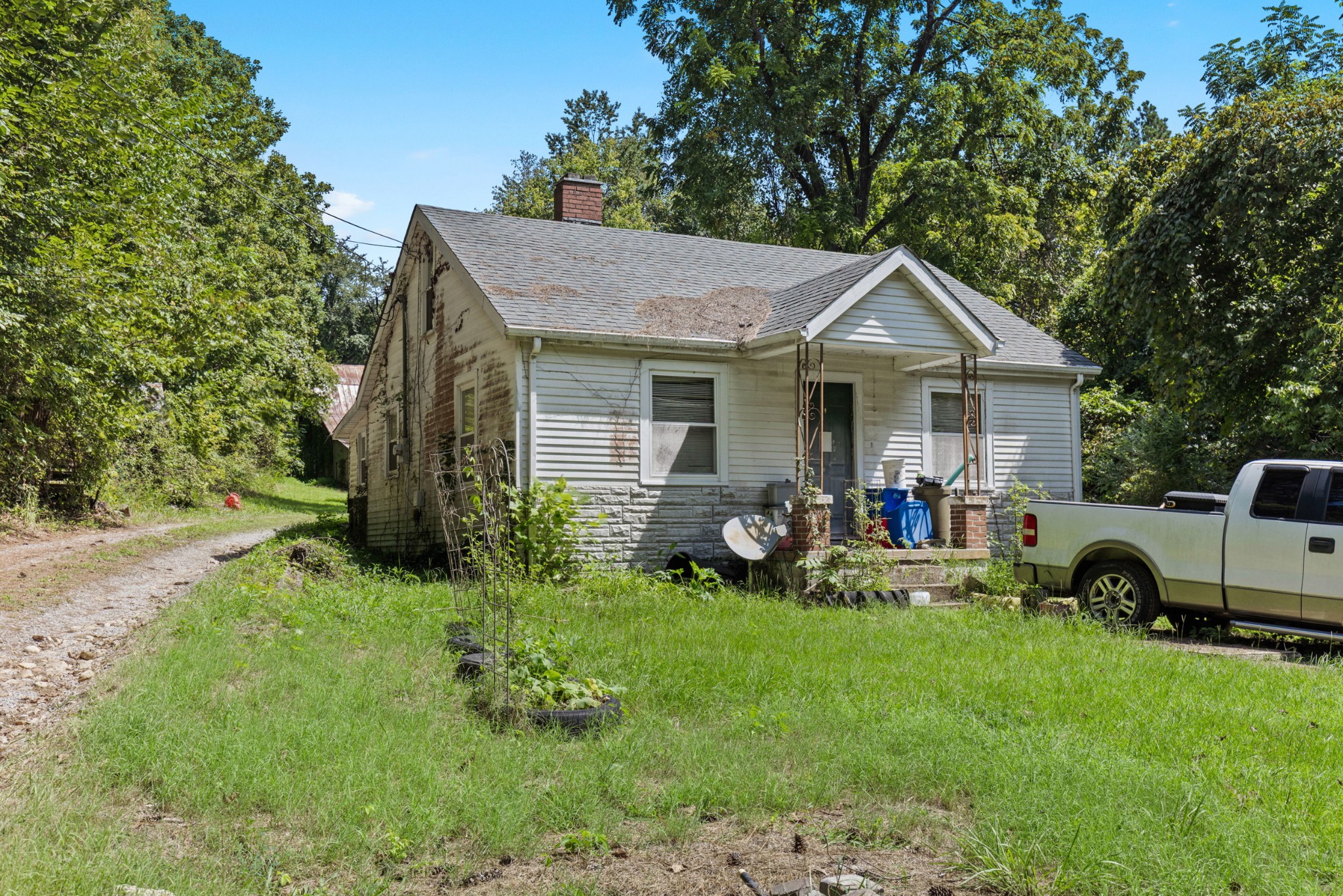 1318 Old Clarksville Pike