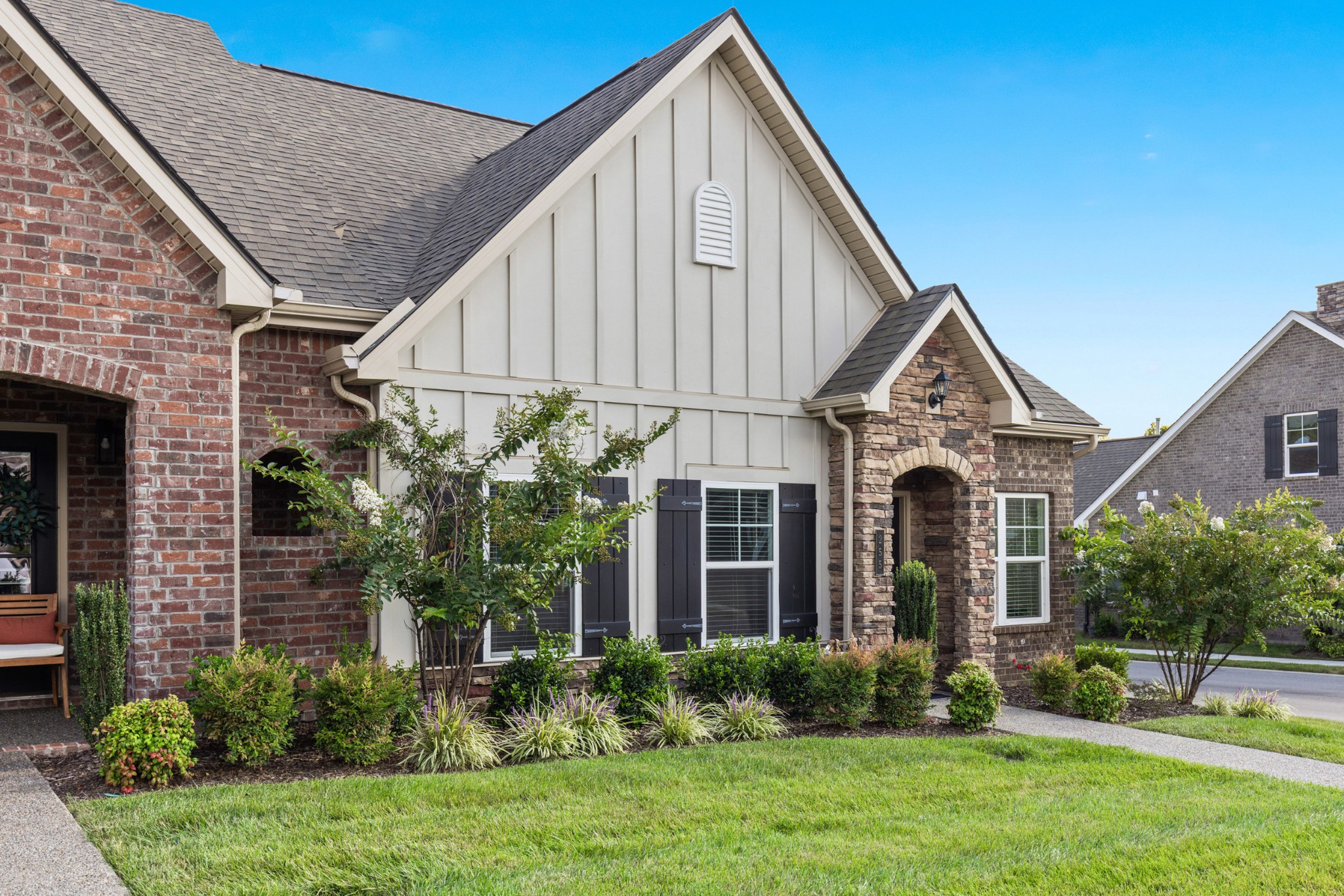 255 Cloverbrook Way