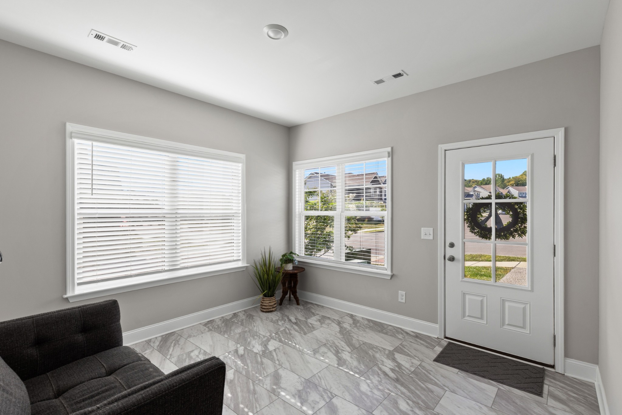 255 Cloverbrook Way