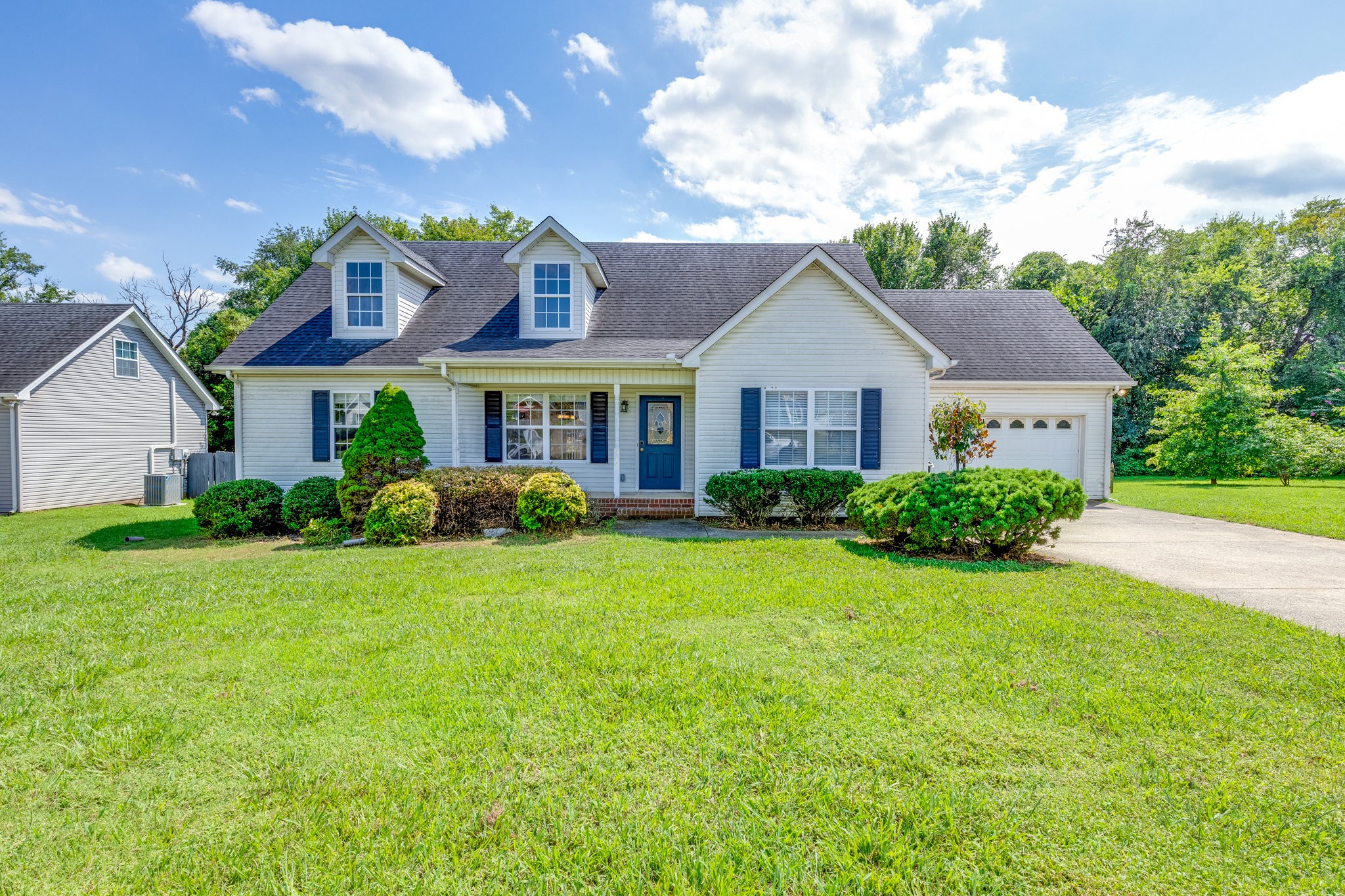512 Myers Parsons Way