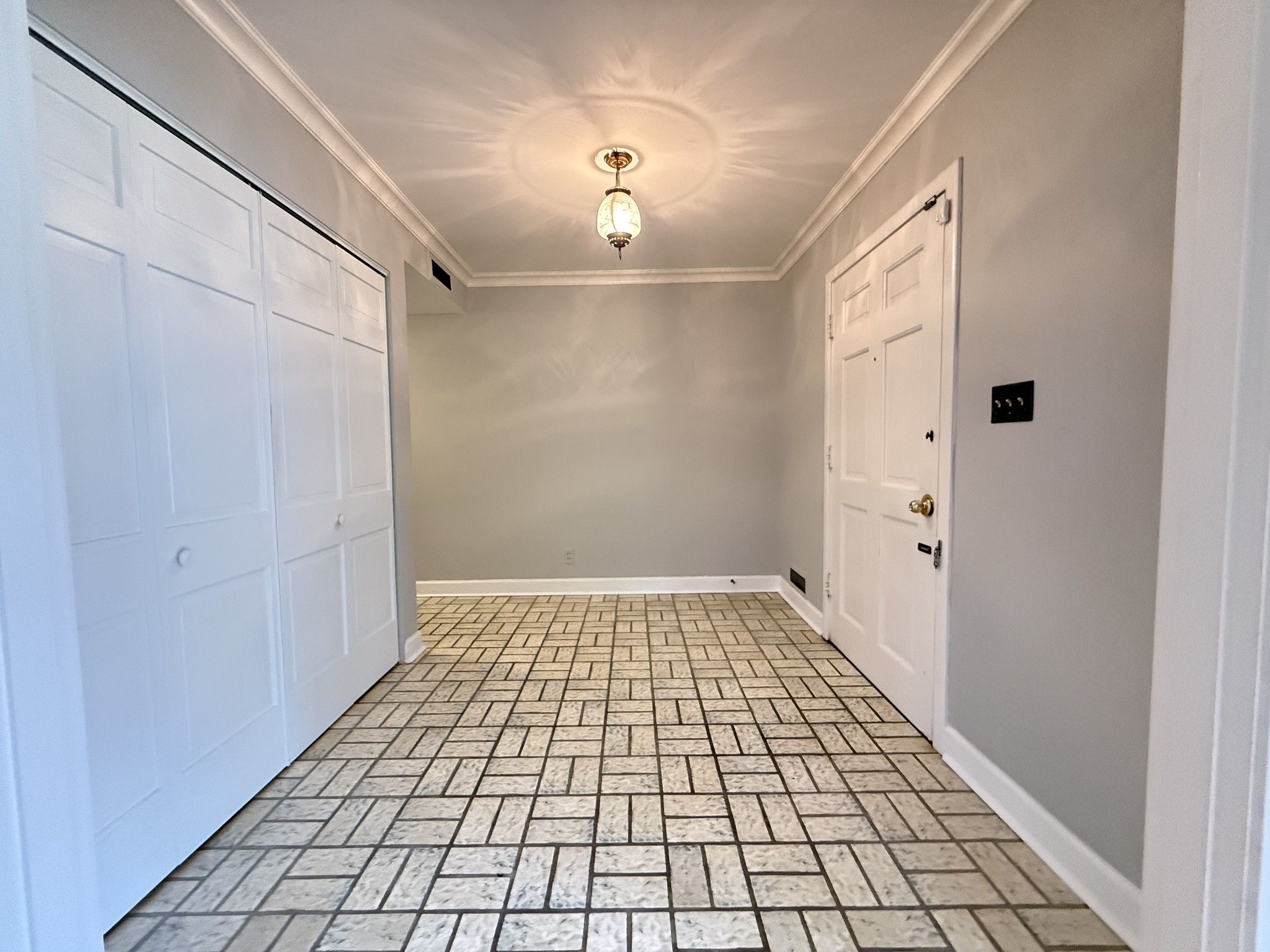 452 Walnut St