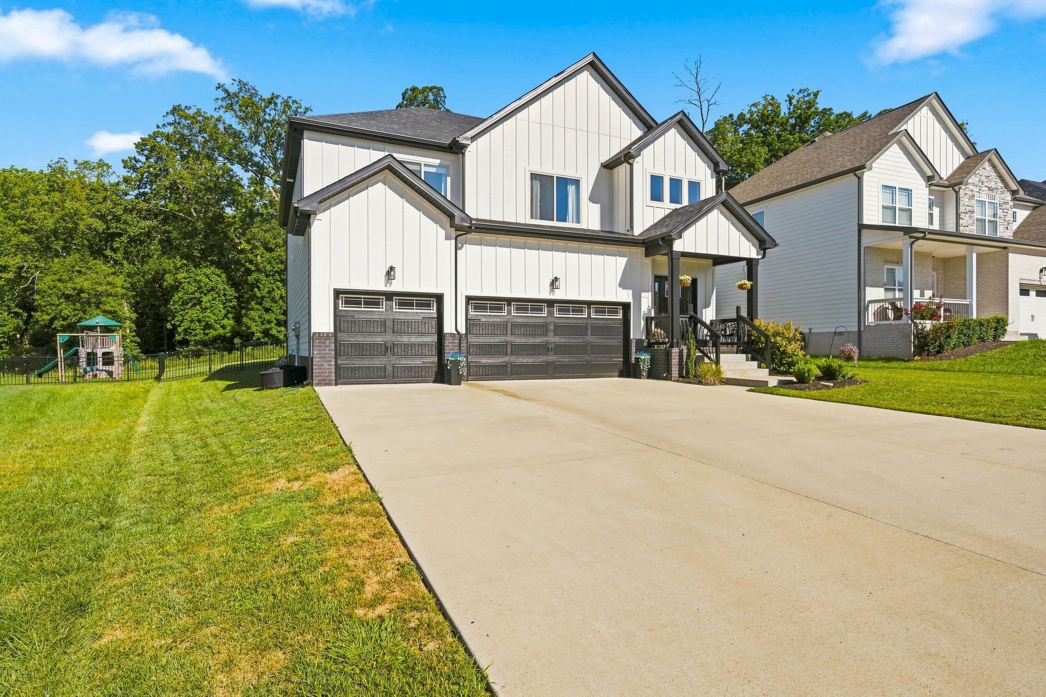 1738 Oak Forest Dr