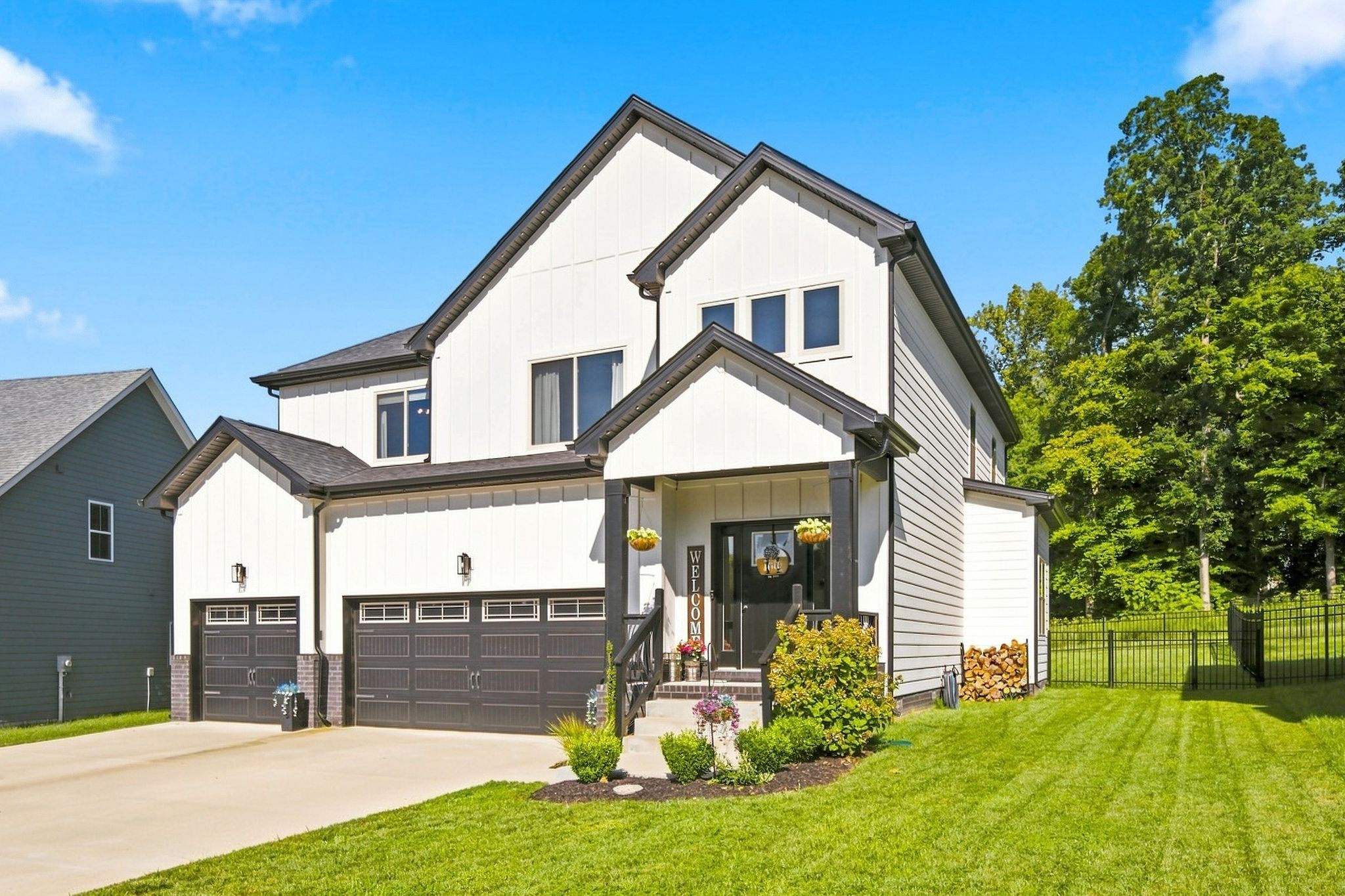 1738 Oak Forest Dr