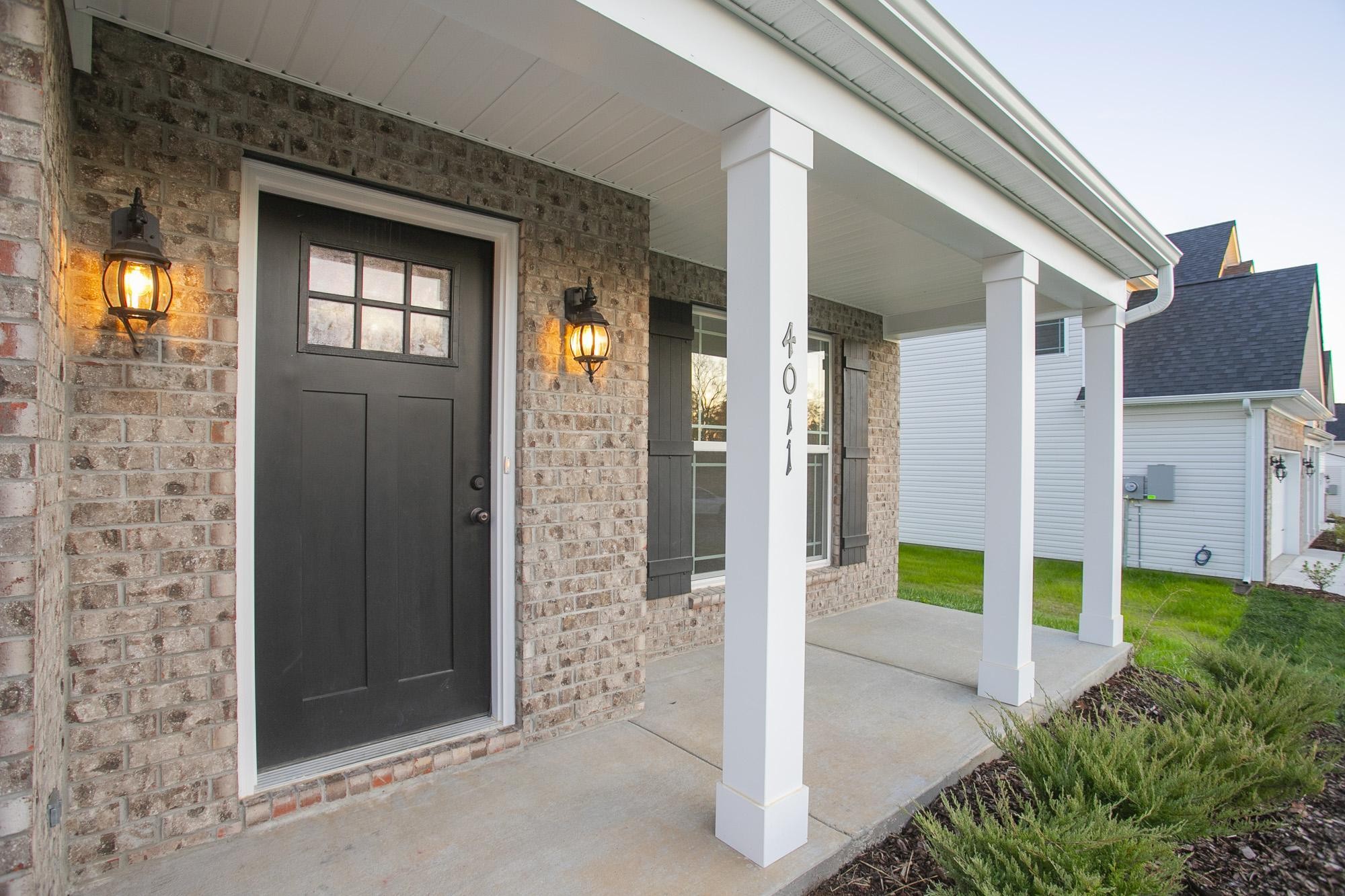 5017 Salient Dr