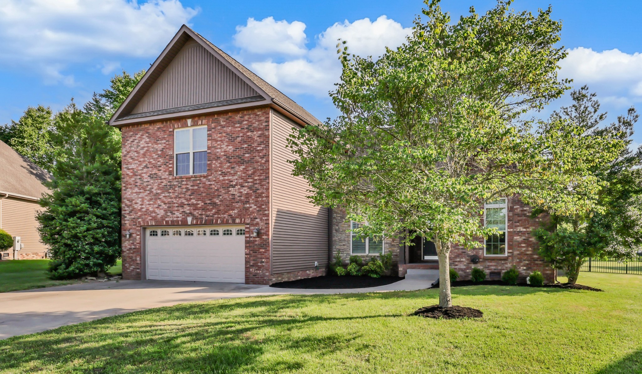 126 Parkland Cir
