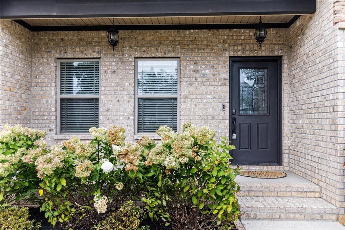 123 Red Fox Lane, NW