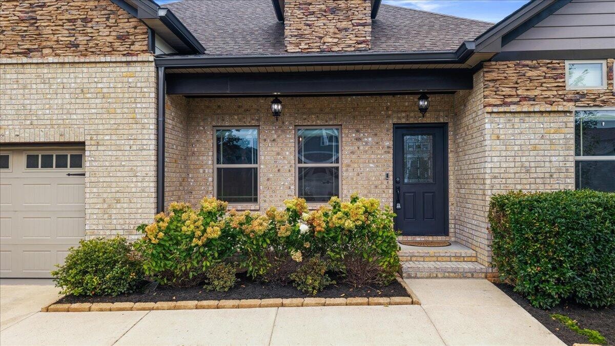 123 Red Fox Lane, NW