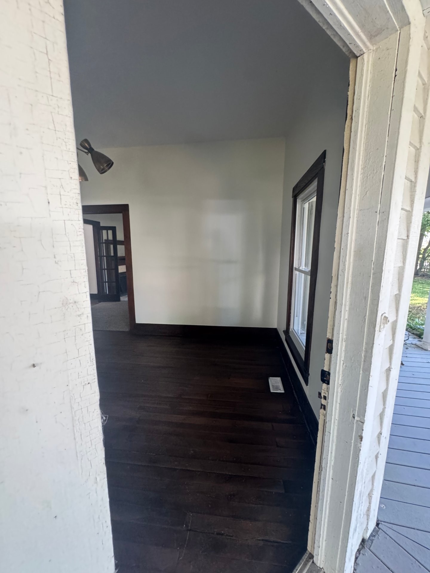 401 College St