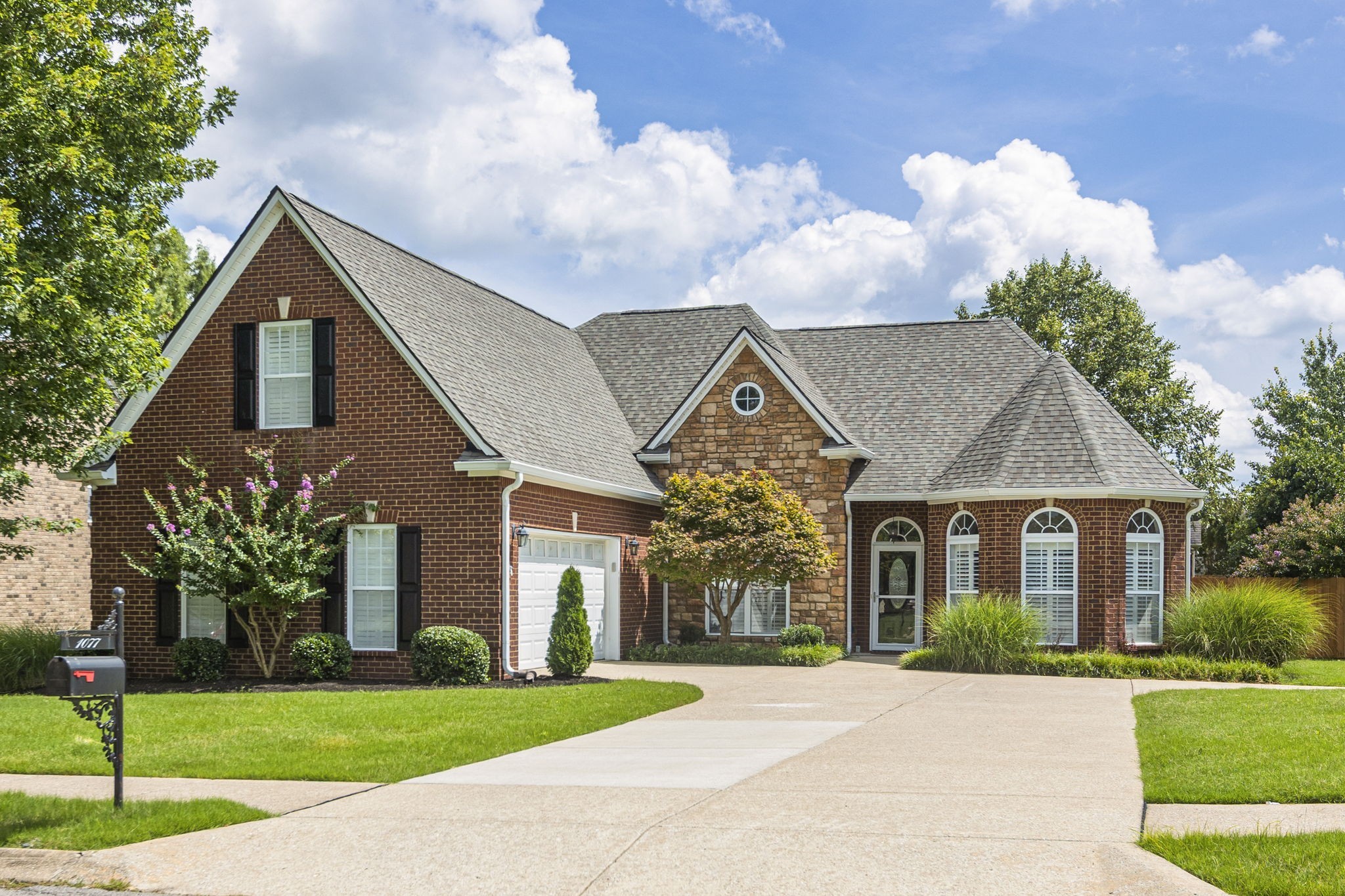 1077 Nealcrest Cir