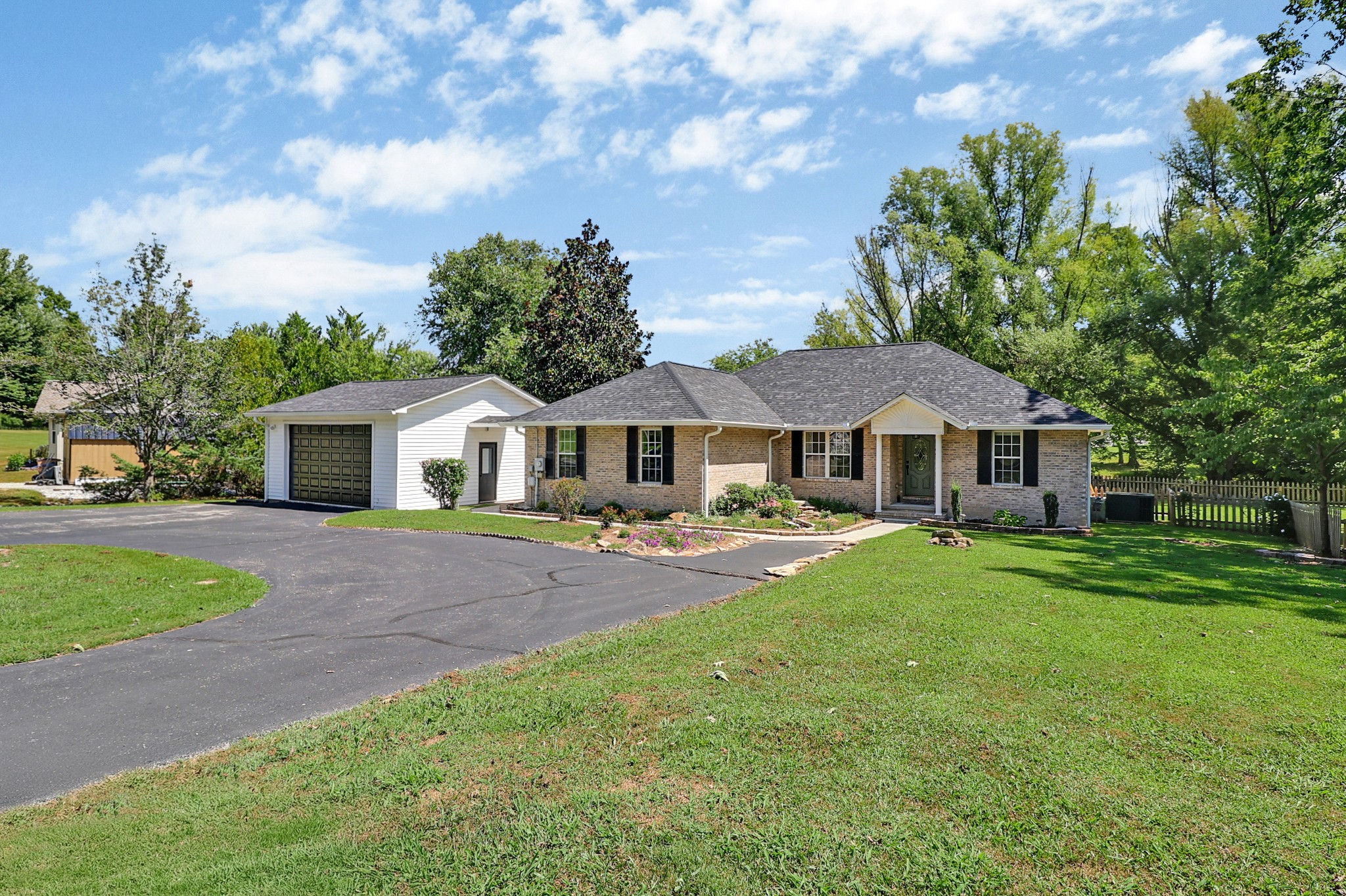 4028 Lone Wolf Cir