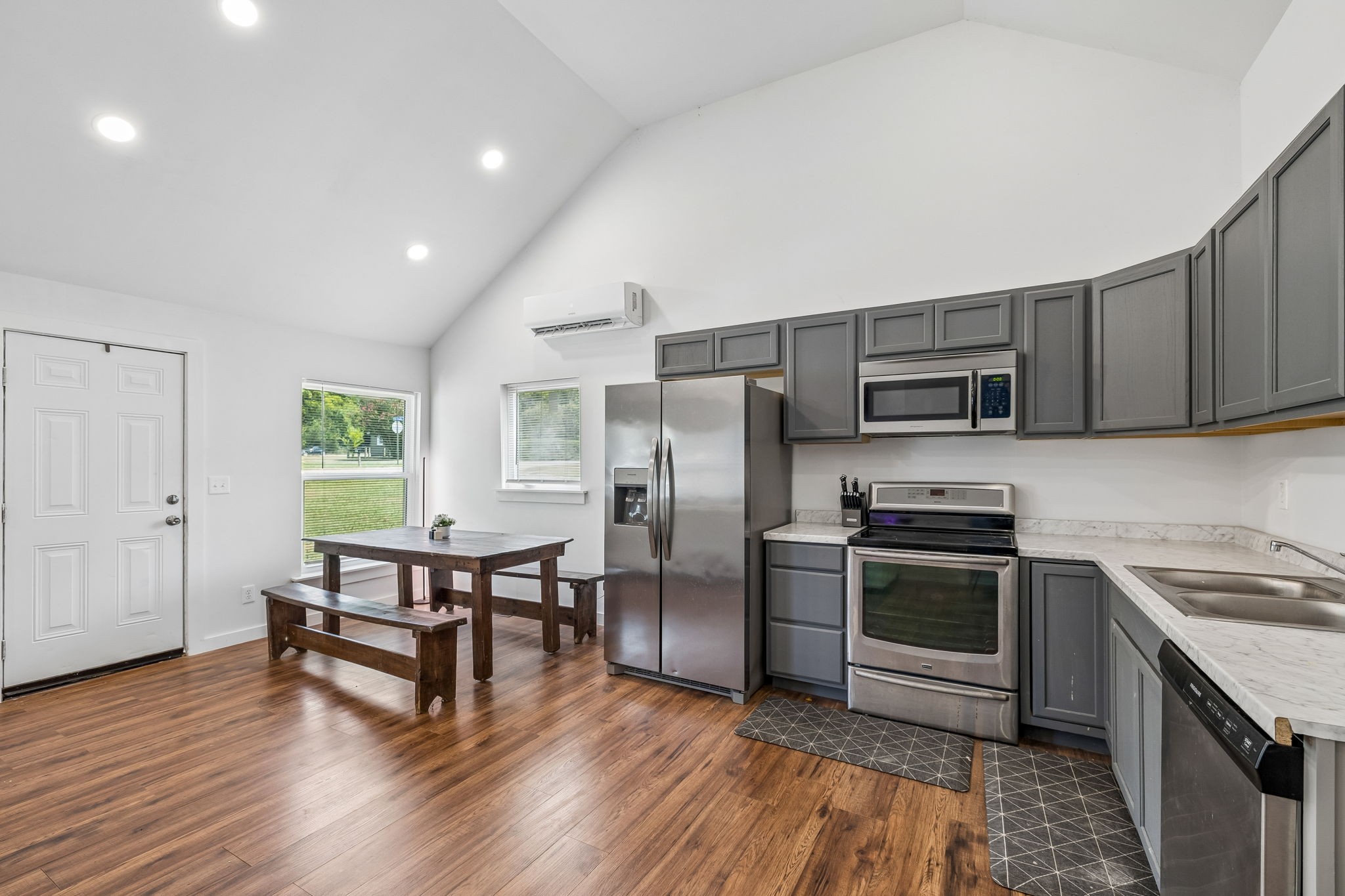 4016 Woodbury Pike