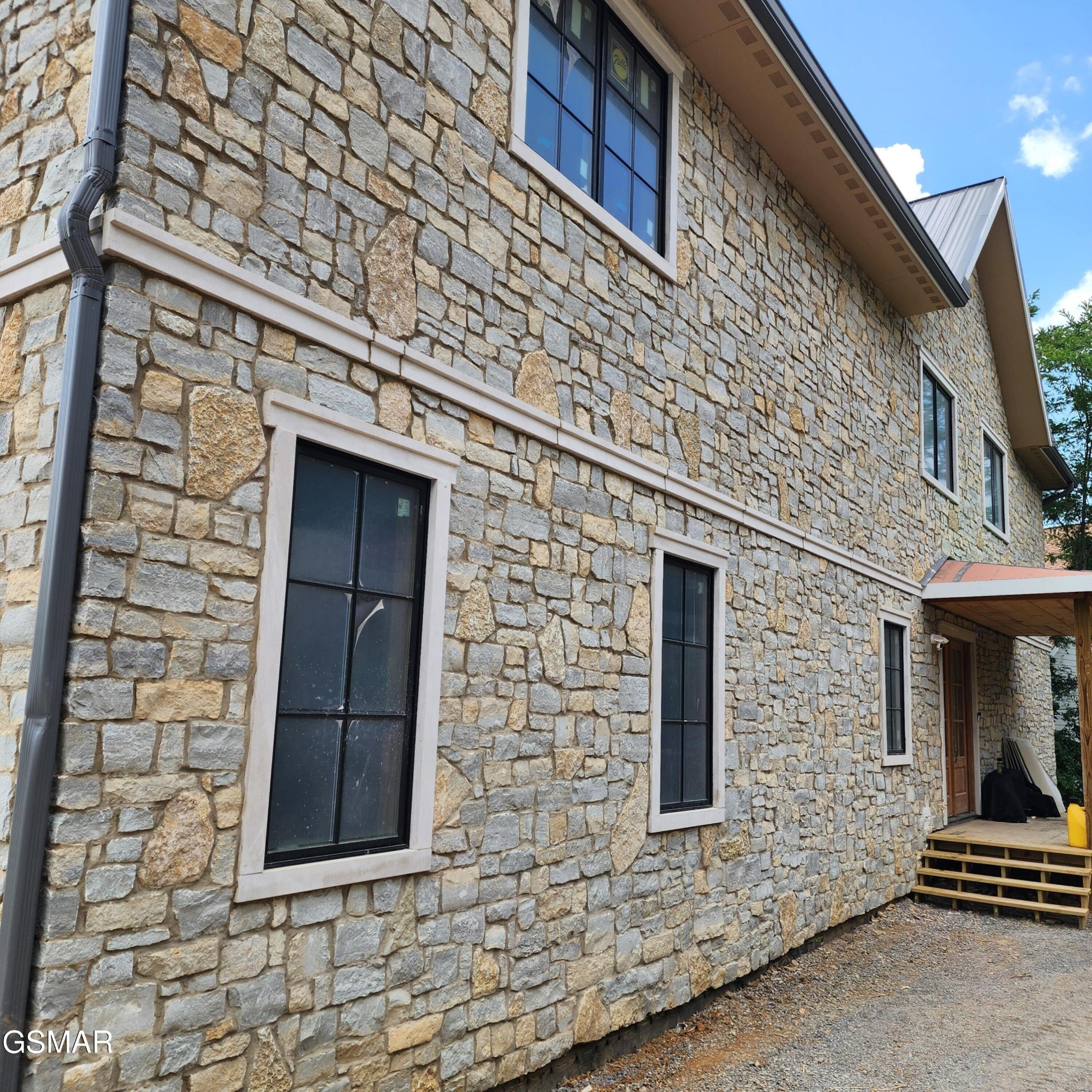 799 Penelope Lane
