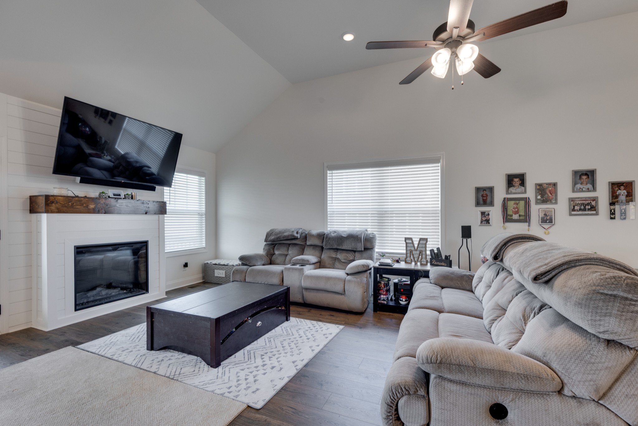1368 Harmon Ln