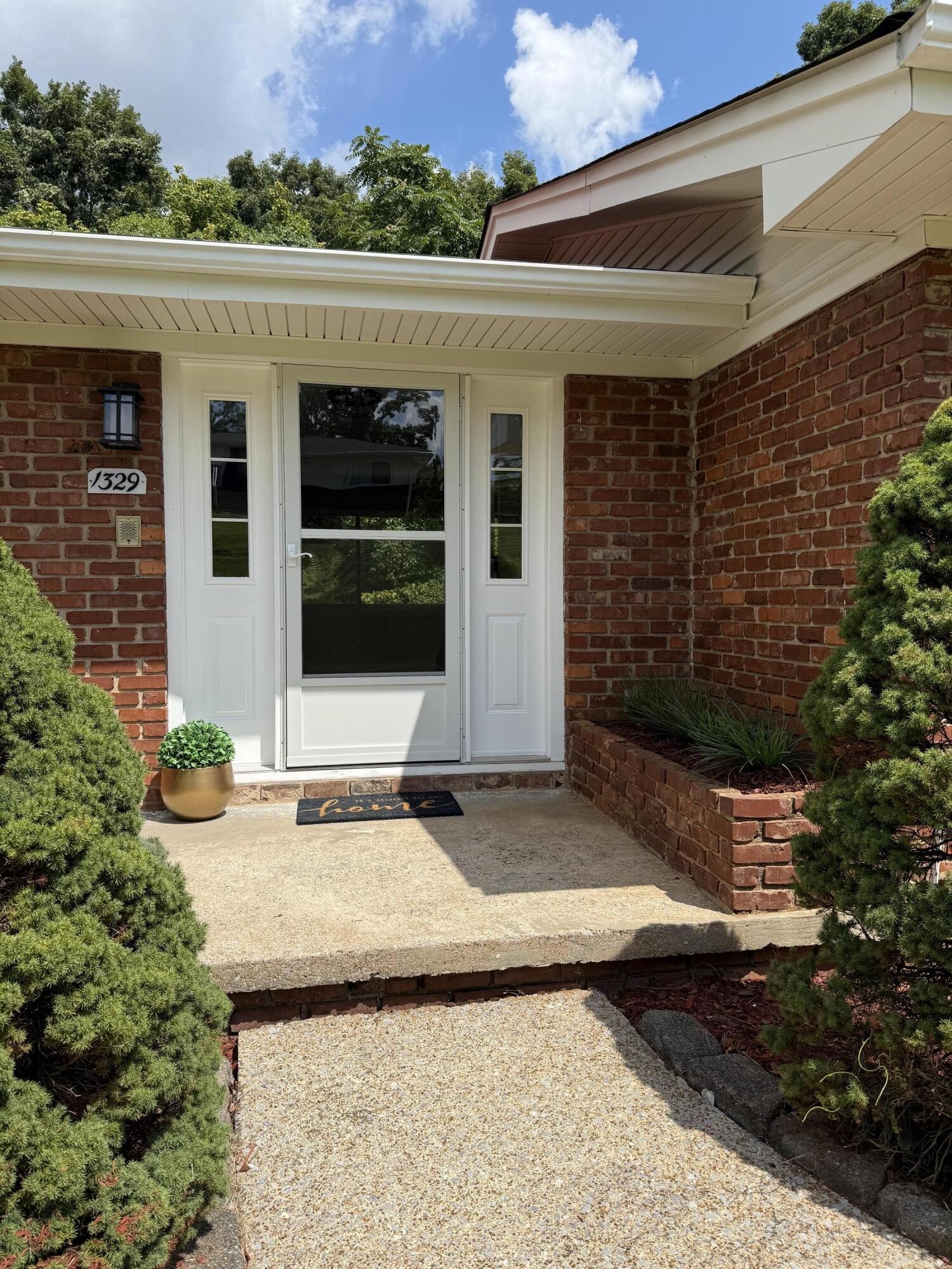 1329 Cloverdale Drive