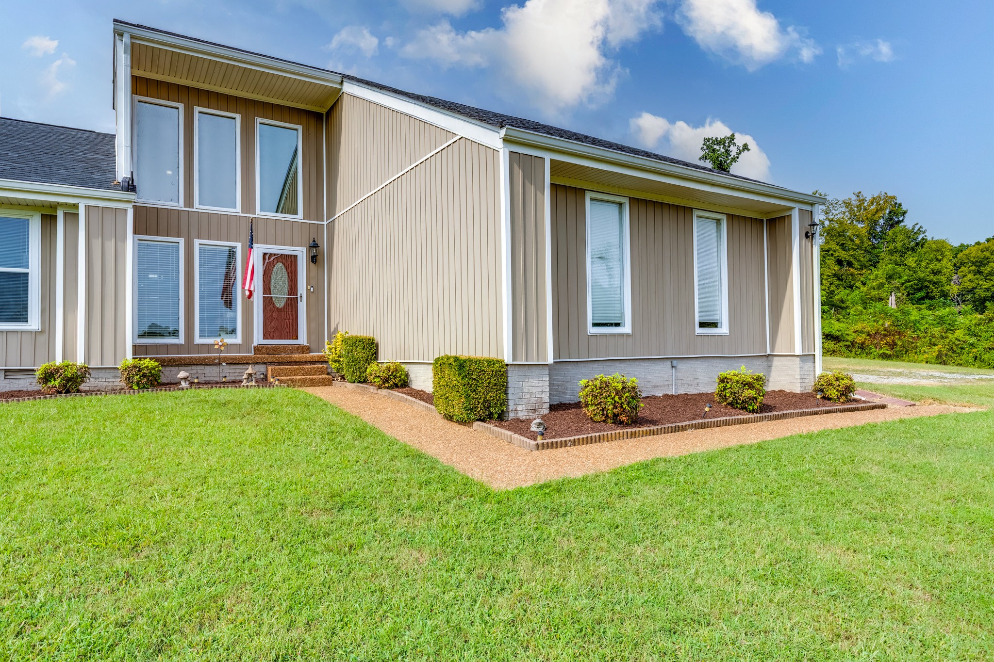 901 Heather Ln