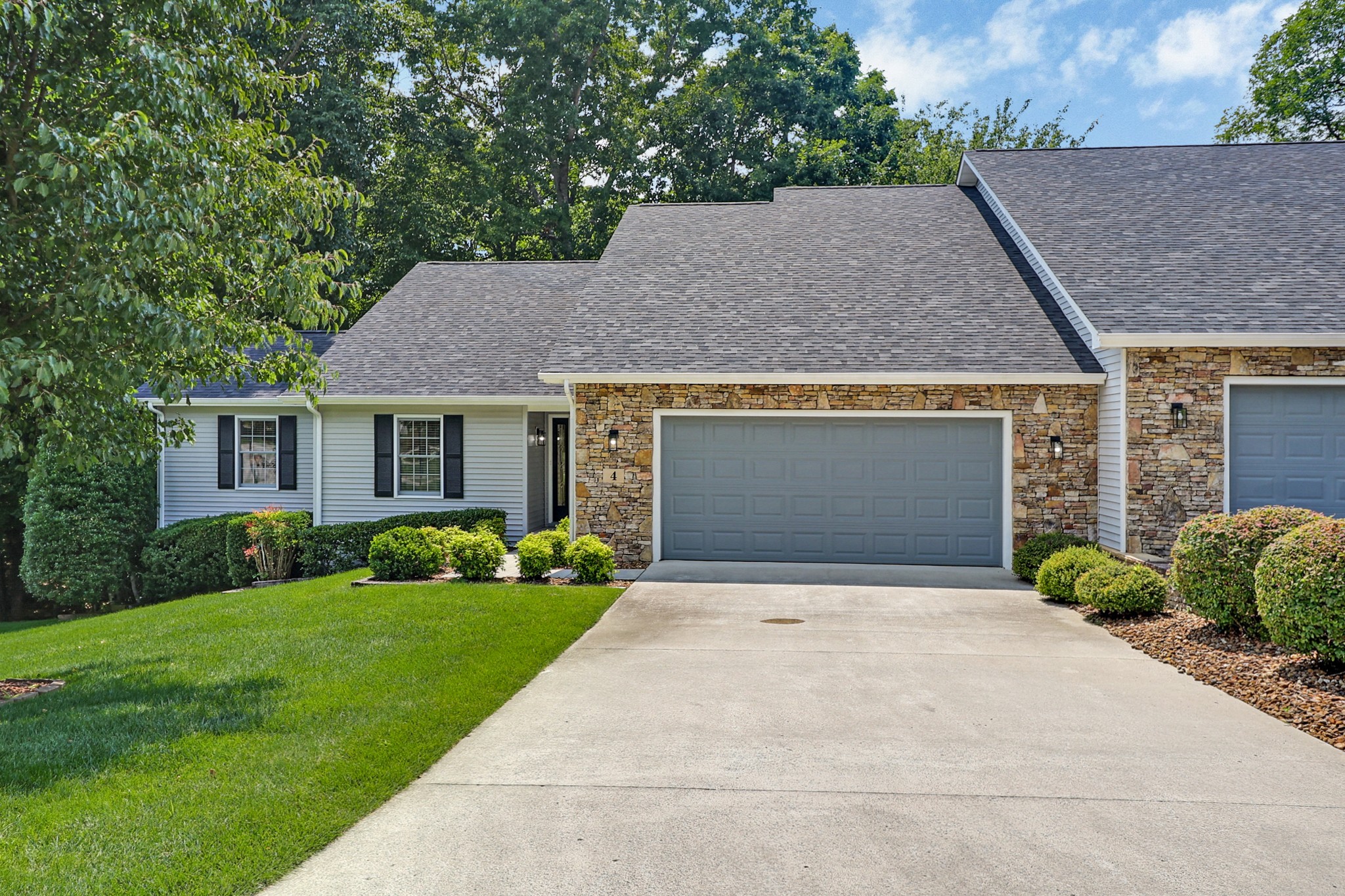4 Augustine Ln