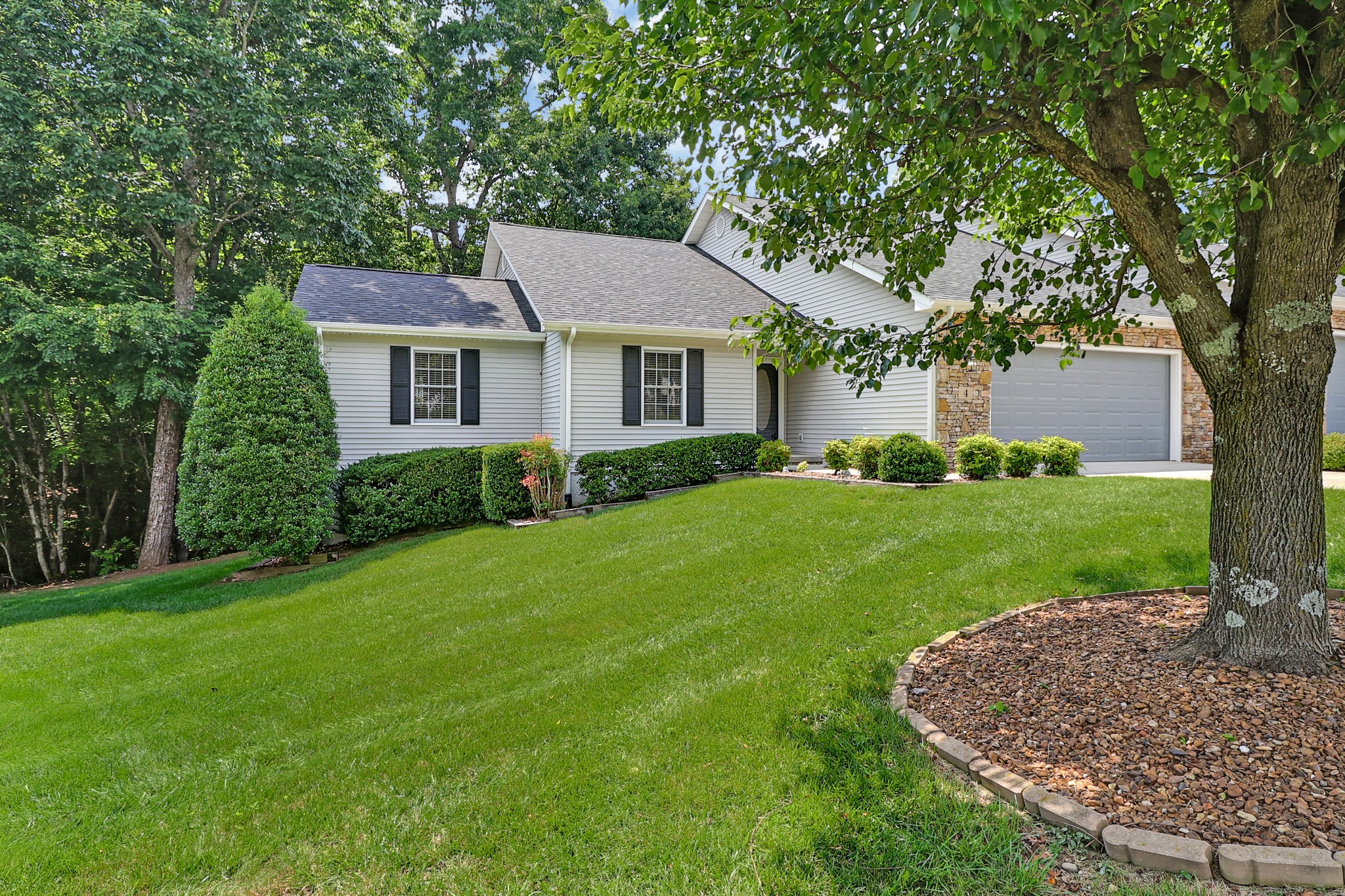 4 Augustine Ln