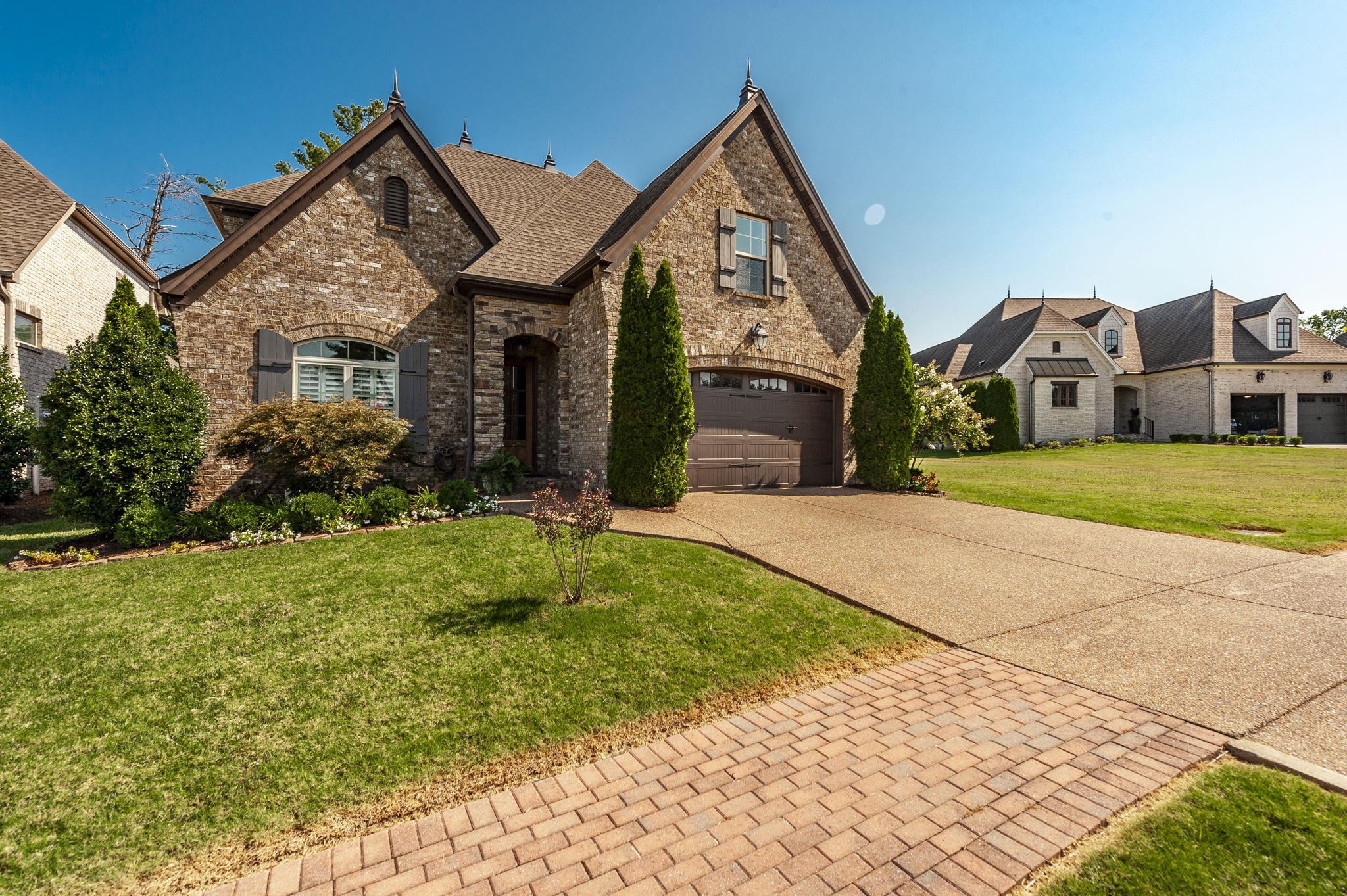 1027 Jarman Ln