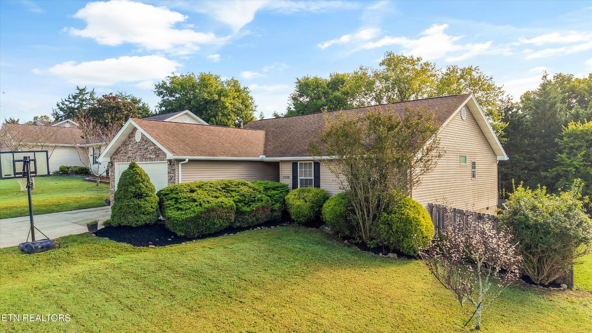 1006 Stones Throw Lane
