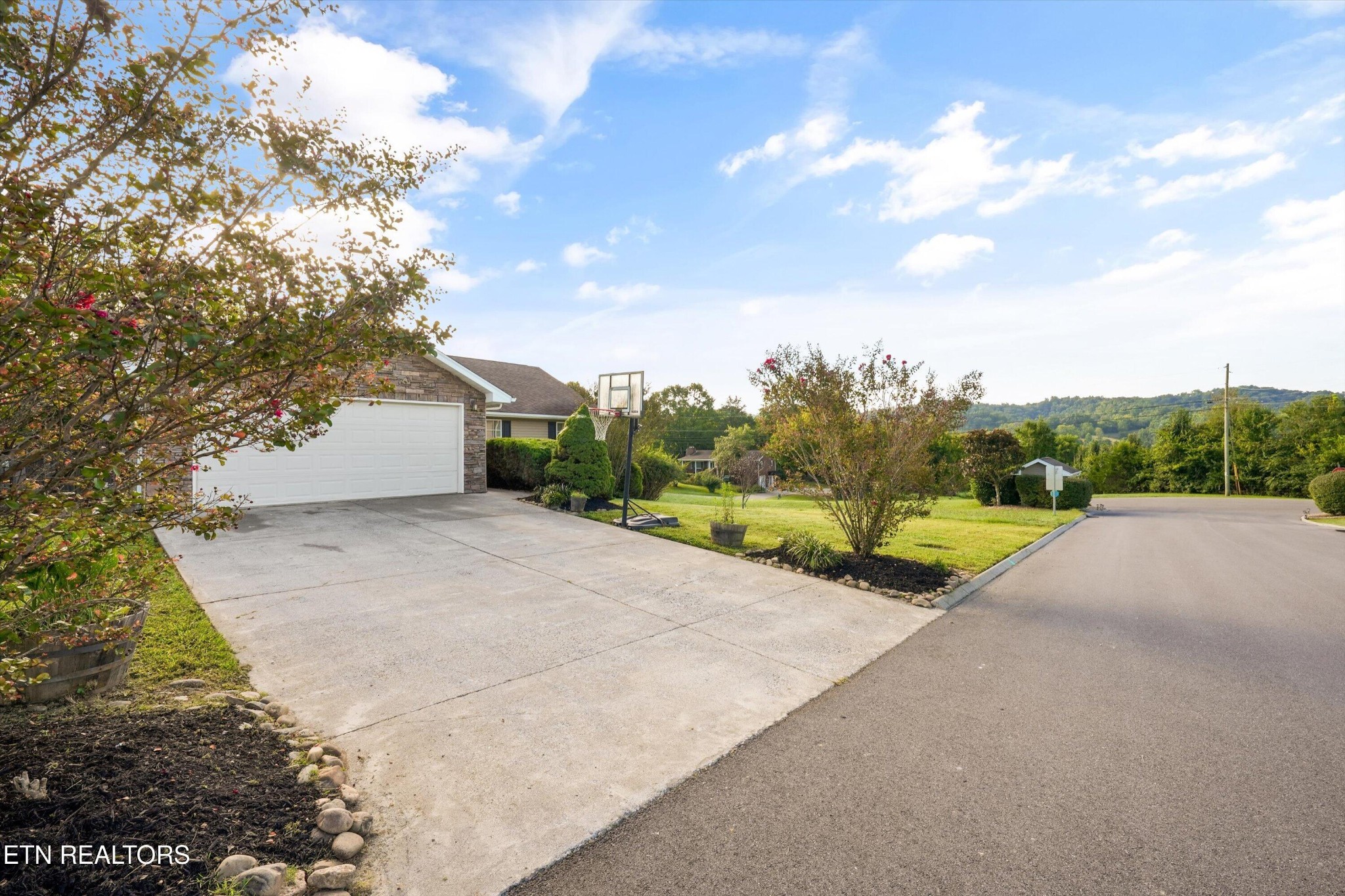 1006 Stones Throw Lane