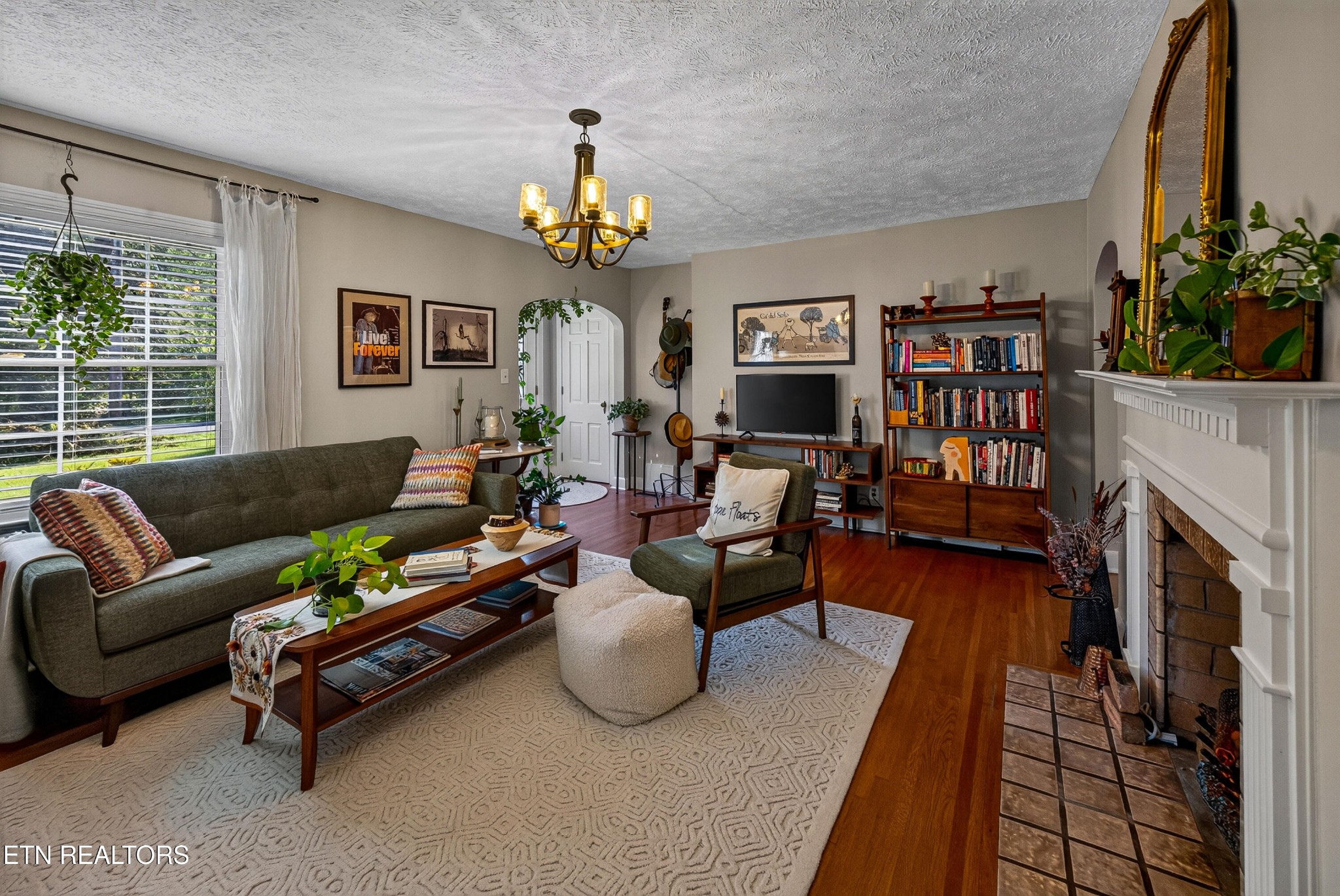 132 Lonas Drive