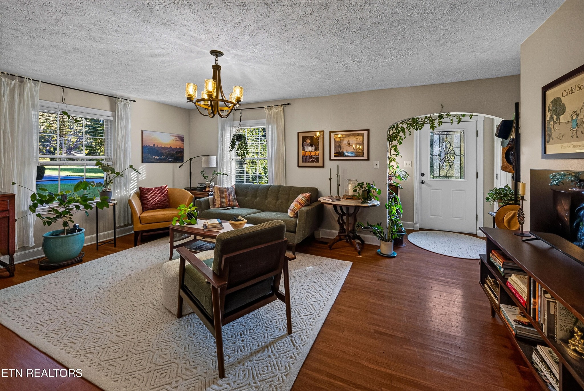 132 Lonas Drive