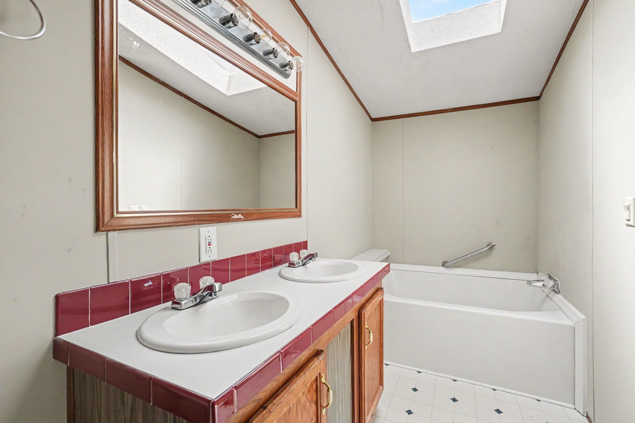 97 Claude Fox Rd