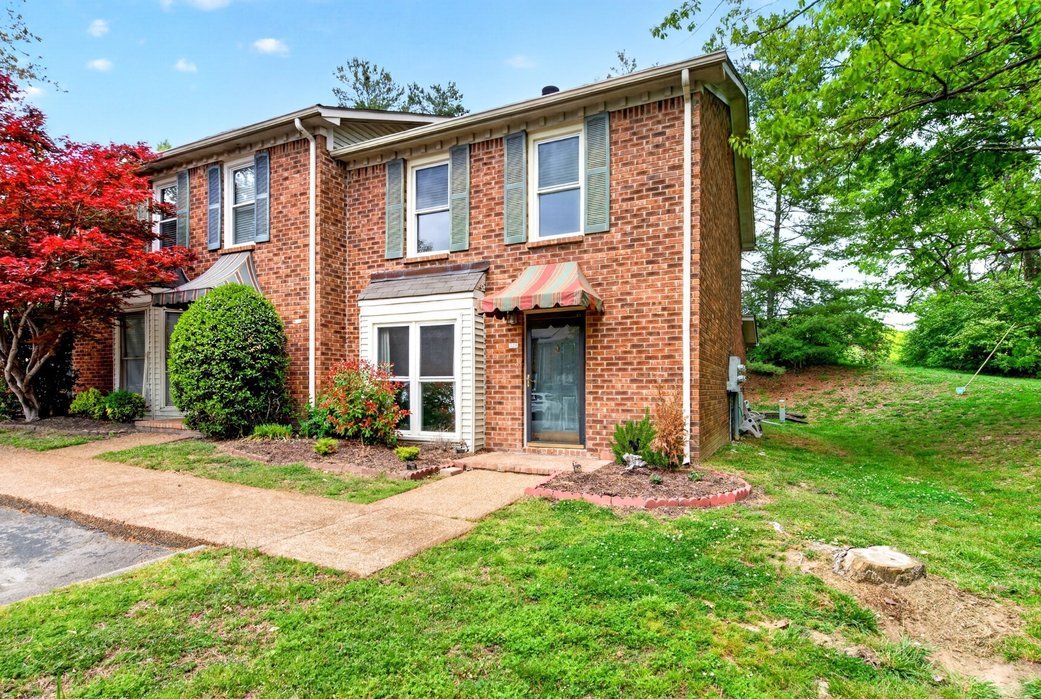 528 Williamsburg Dr