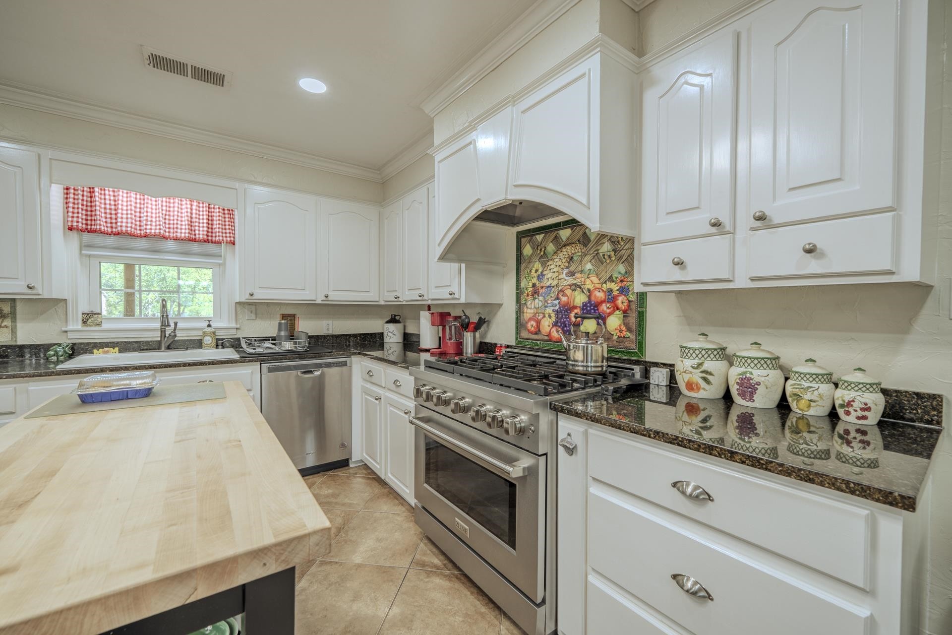 60 AVALON PL