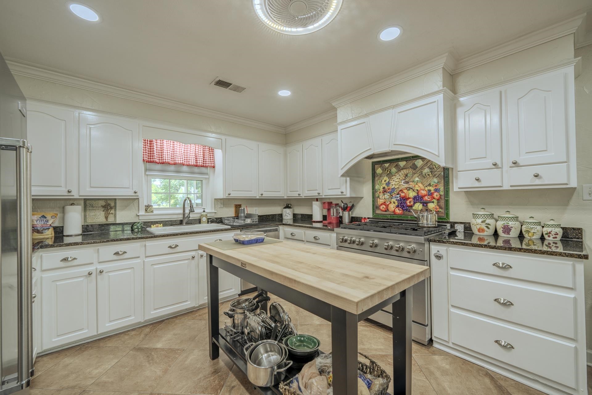 60 AVALON PL