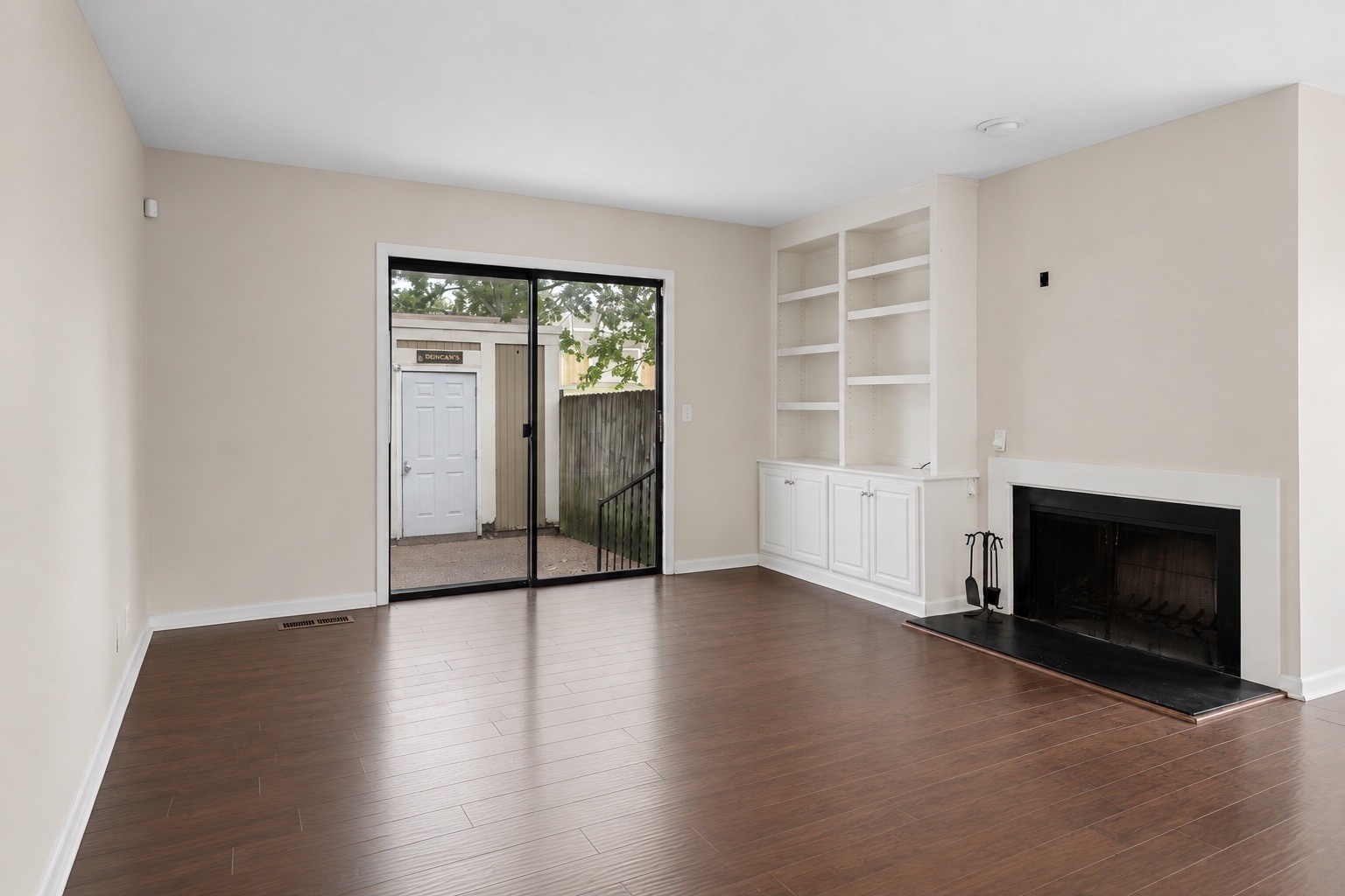 852 Todd Preis Dr