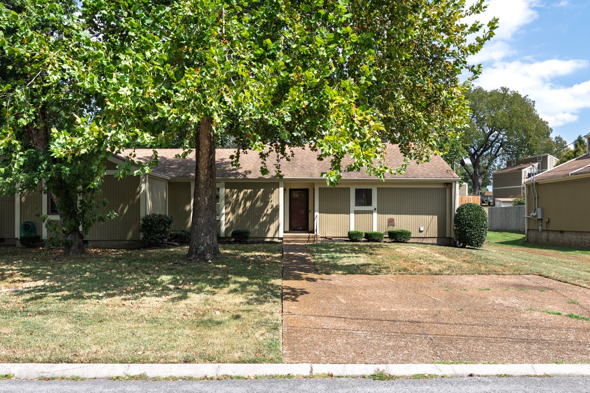 852 Todd Preis Dr