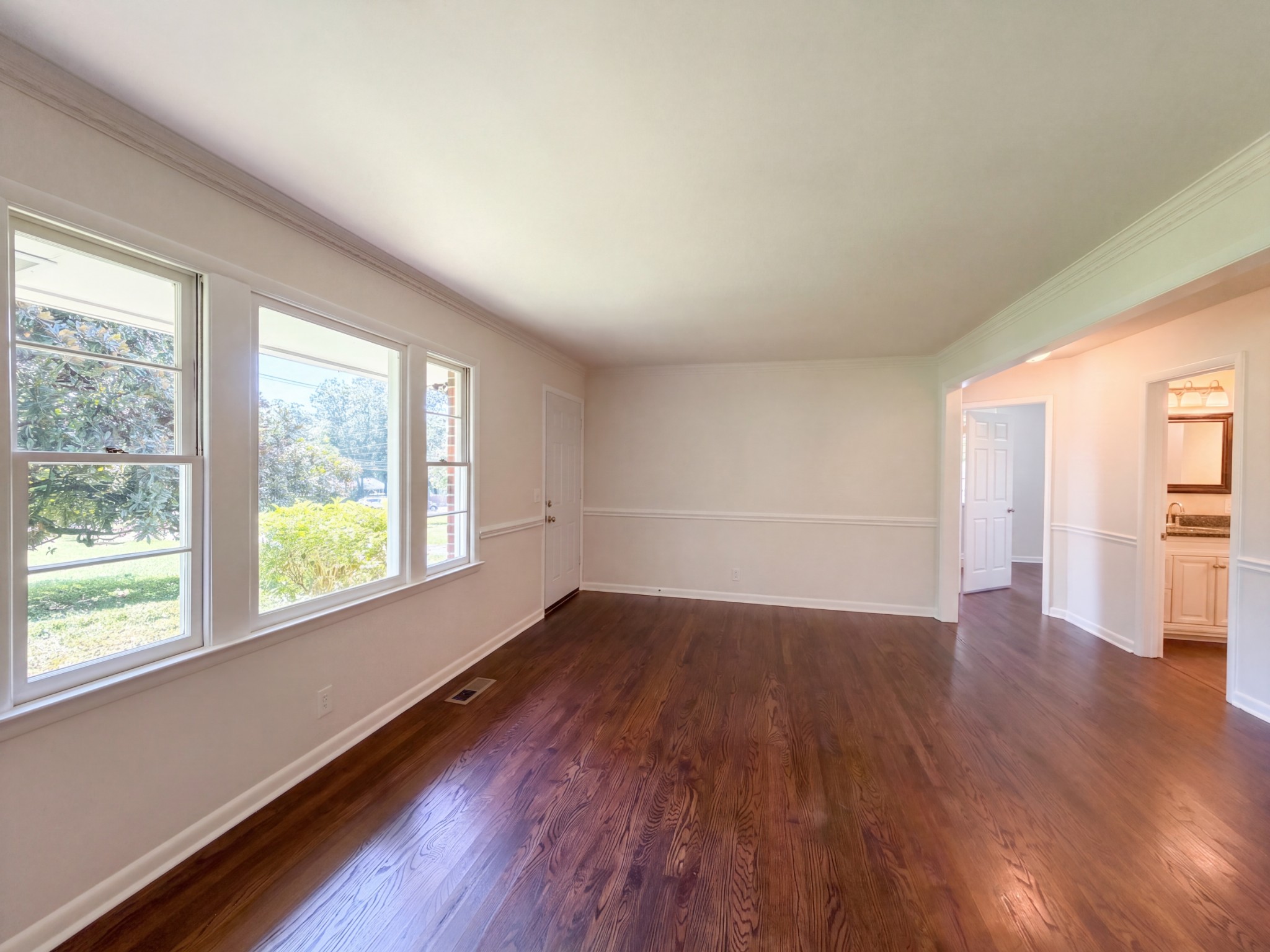 220 Haywood Ln